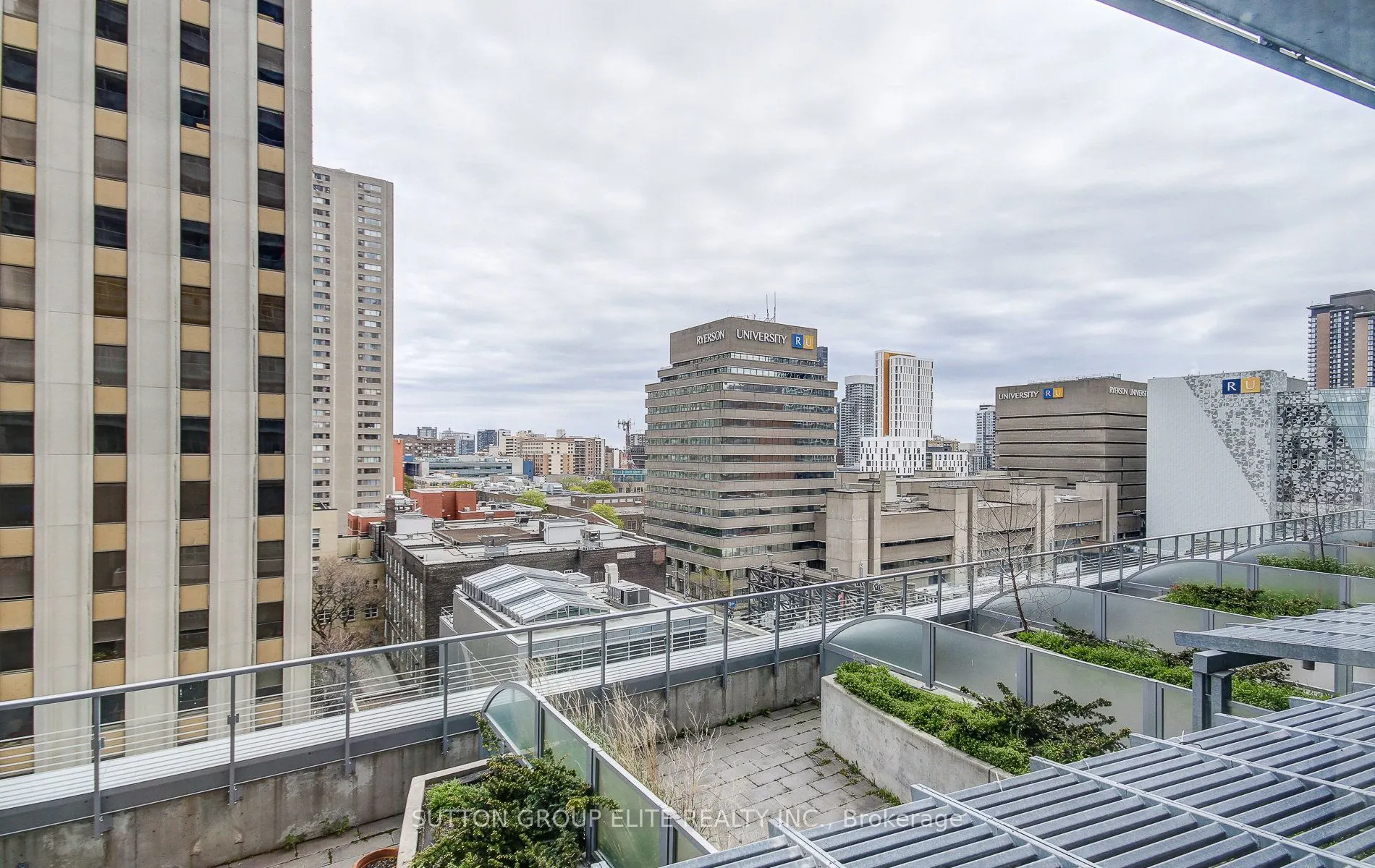 386 Yonge Street, #604