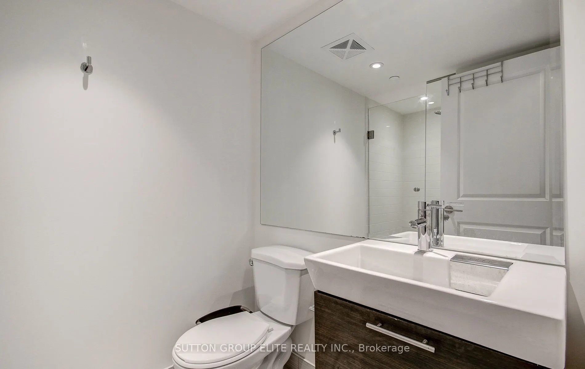 386 Yonge Street, #604