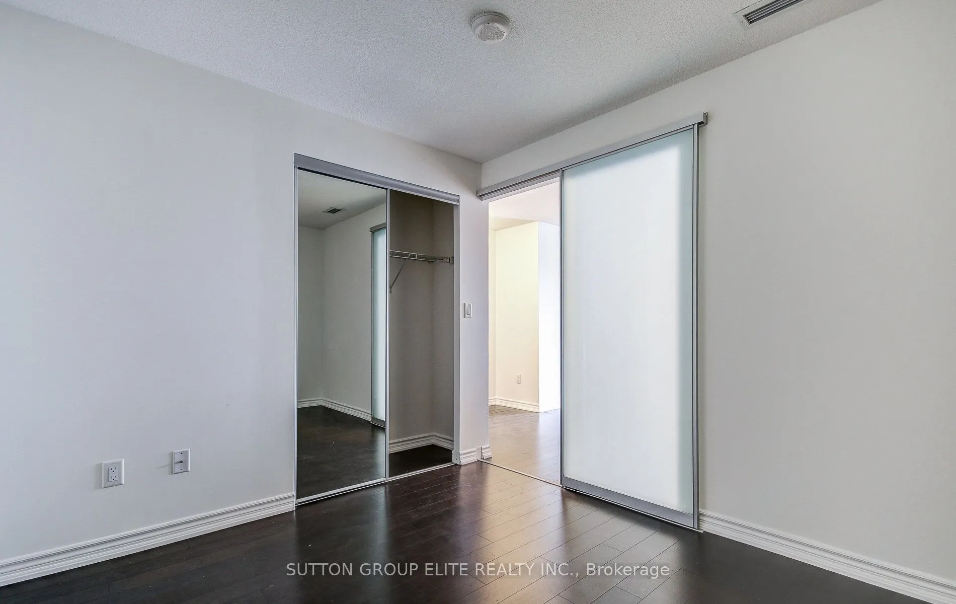 386 Yonge Street, #604
