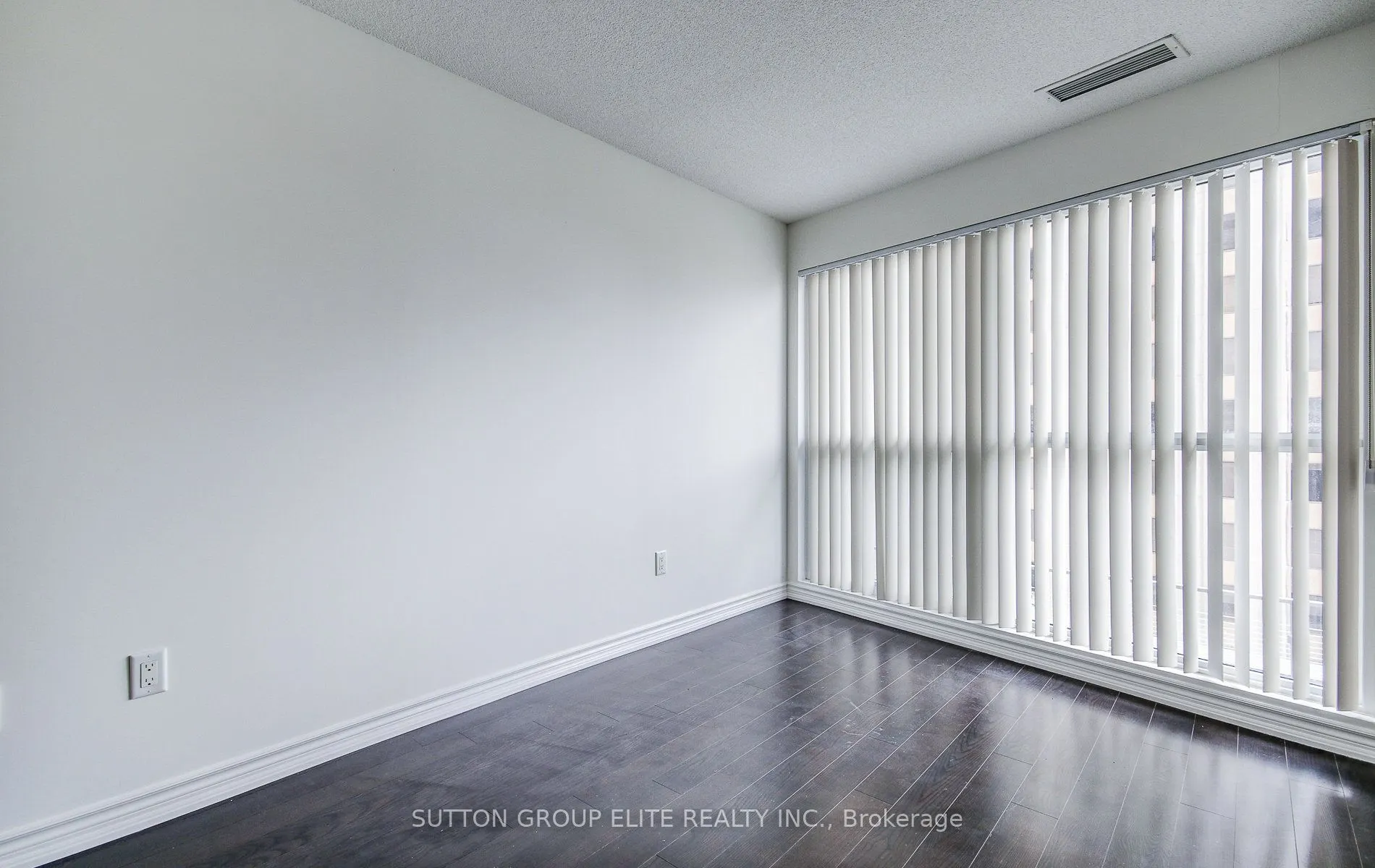 386 Yonge Street, #604