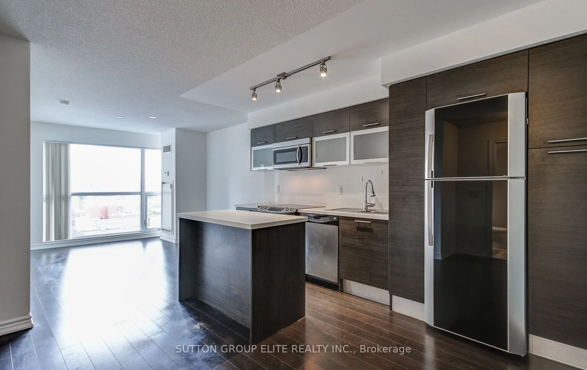 386 Yonge Street, #604