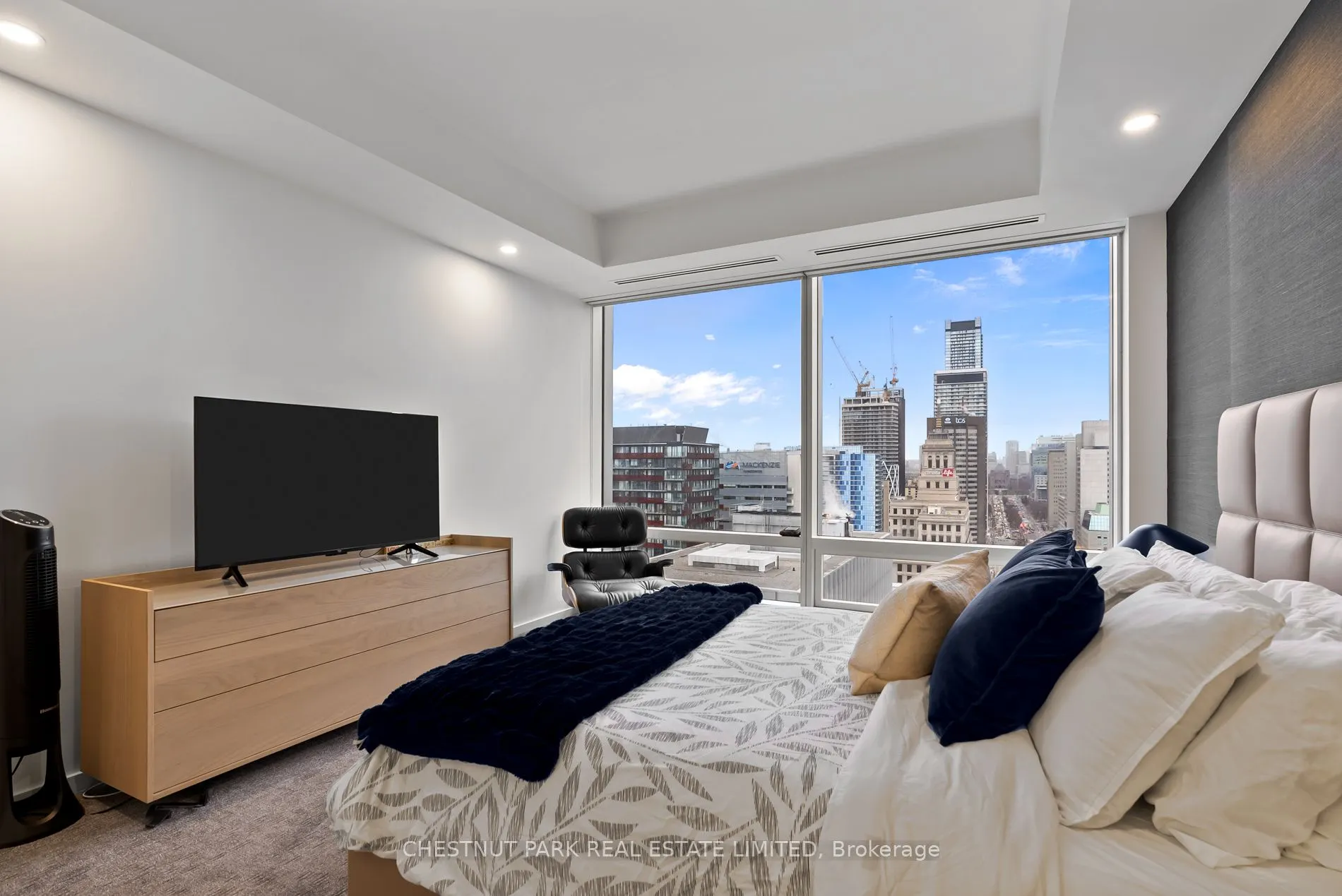 180 University Avenue, #2605