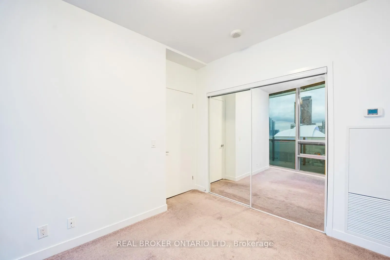14 York Street, #1806