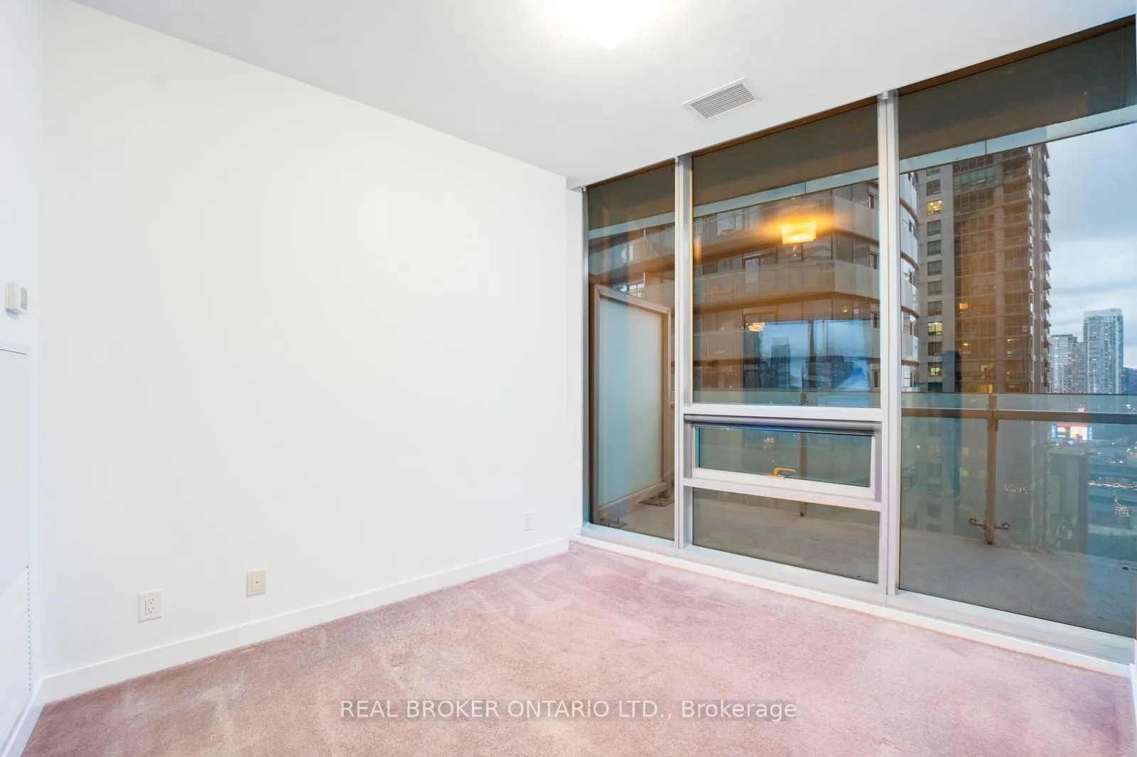 14 York Street, #1806