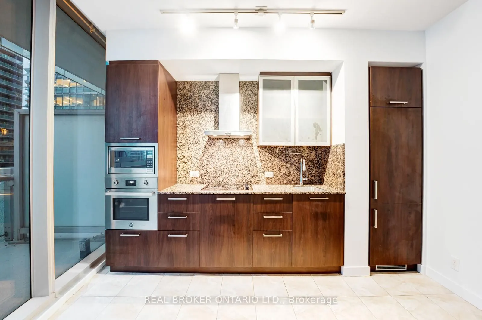 14 York Street, #1806