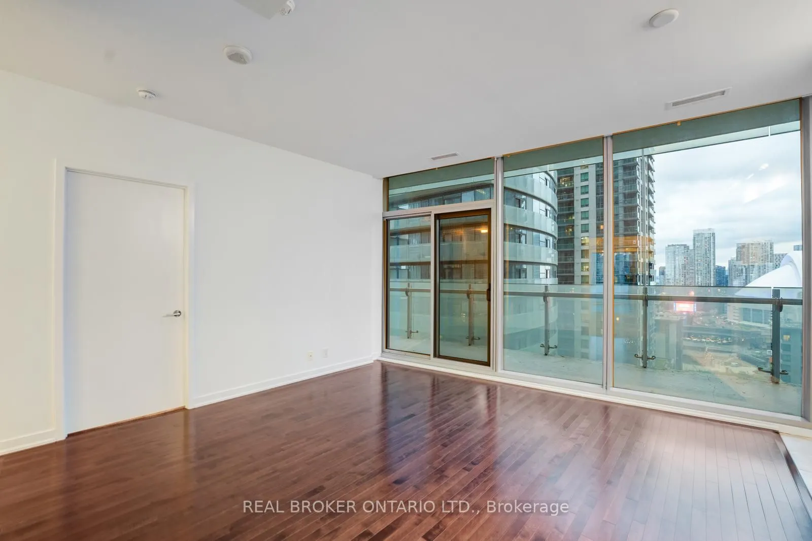 14 York Street, #1806
