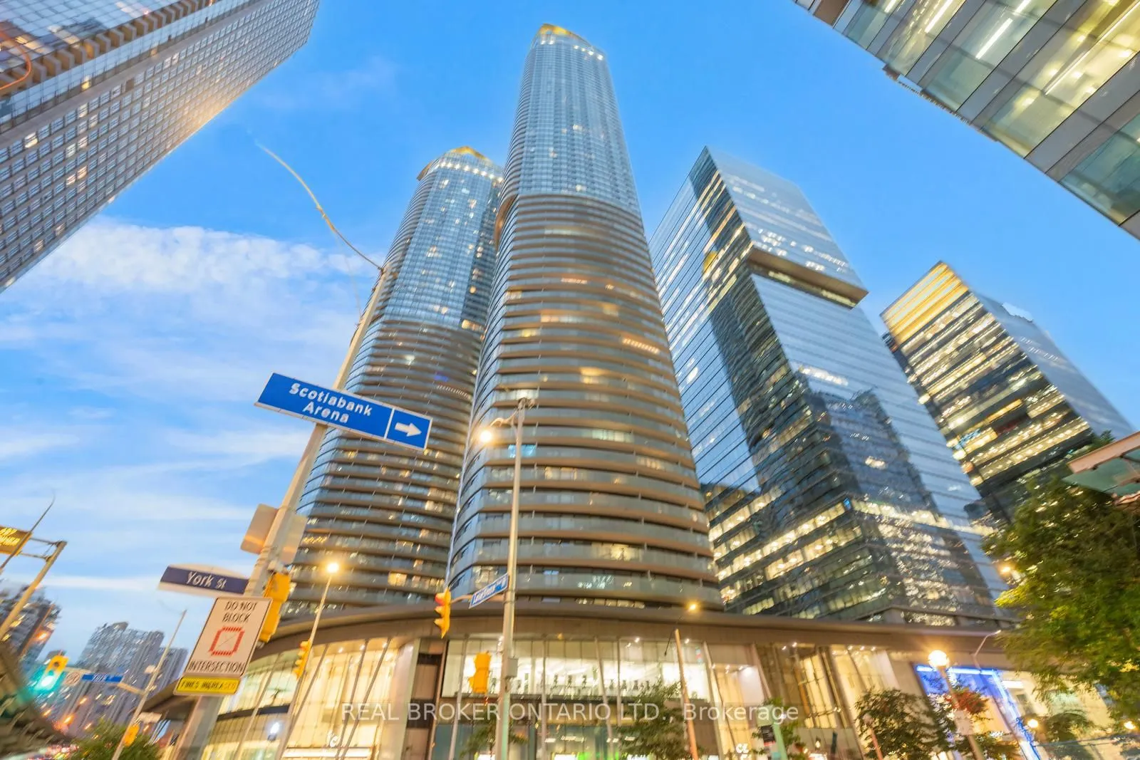 14 York Street, #1806