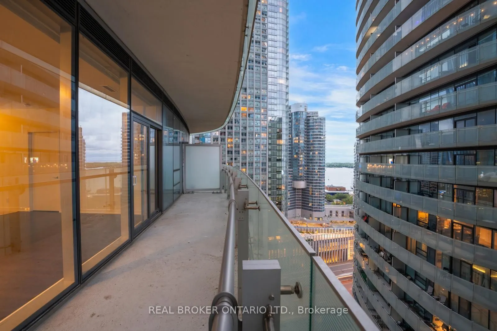 14 York Street, #1806