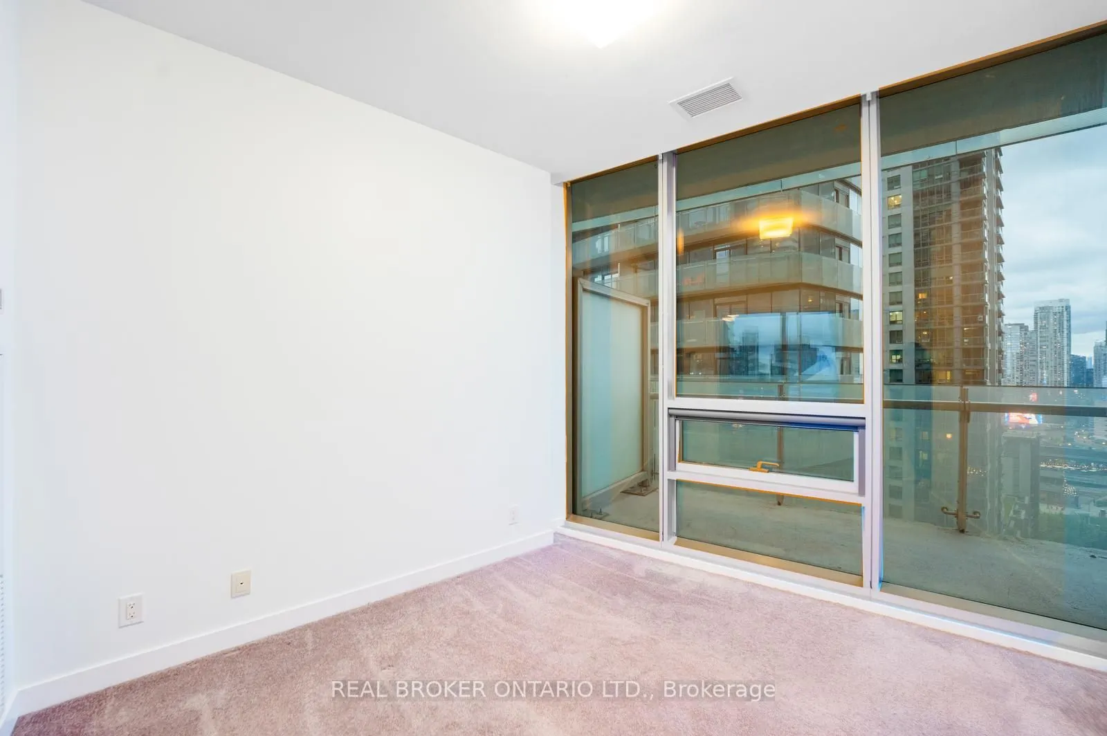 14 York Street, #1806