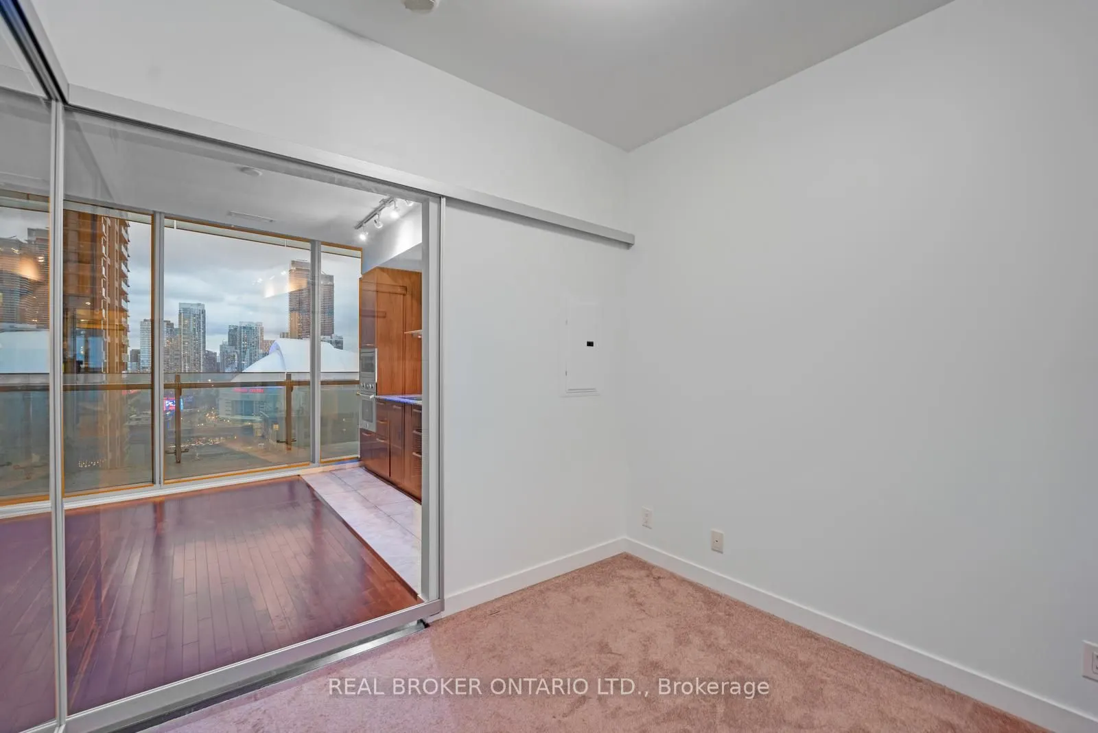 14 York Street, #1806