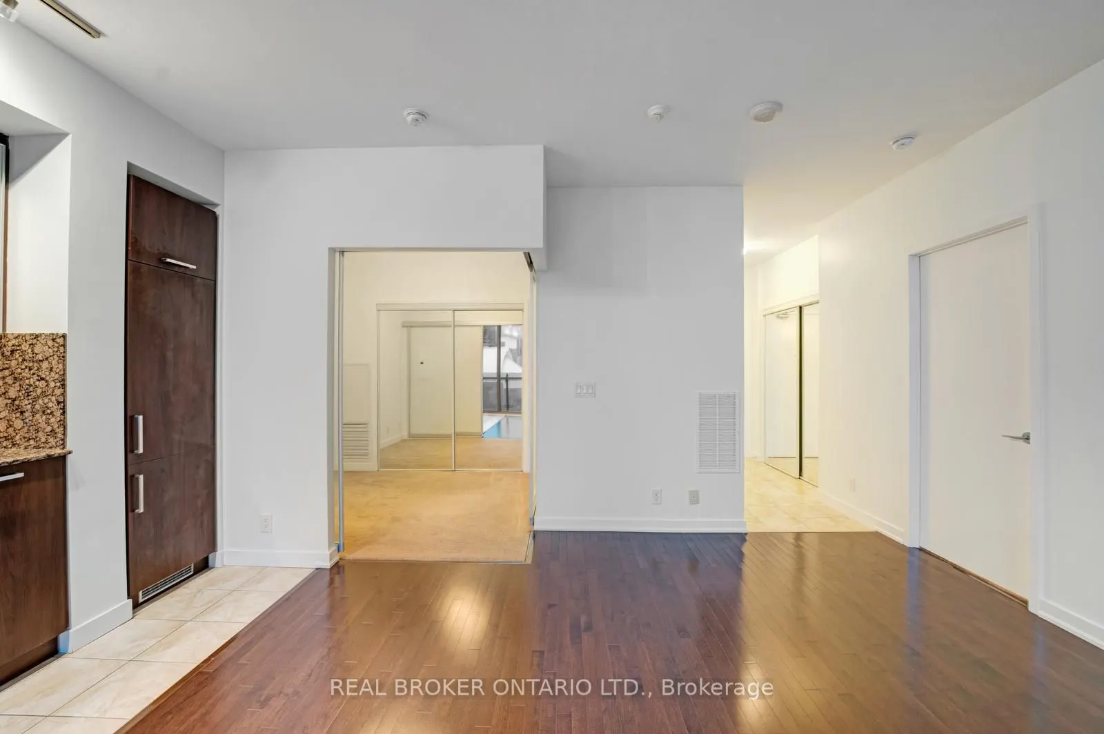 14 York Street, #1806