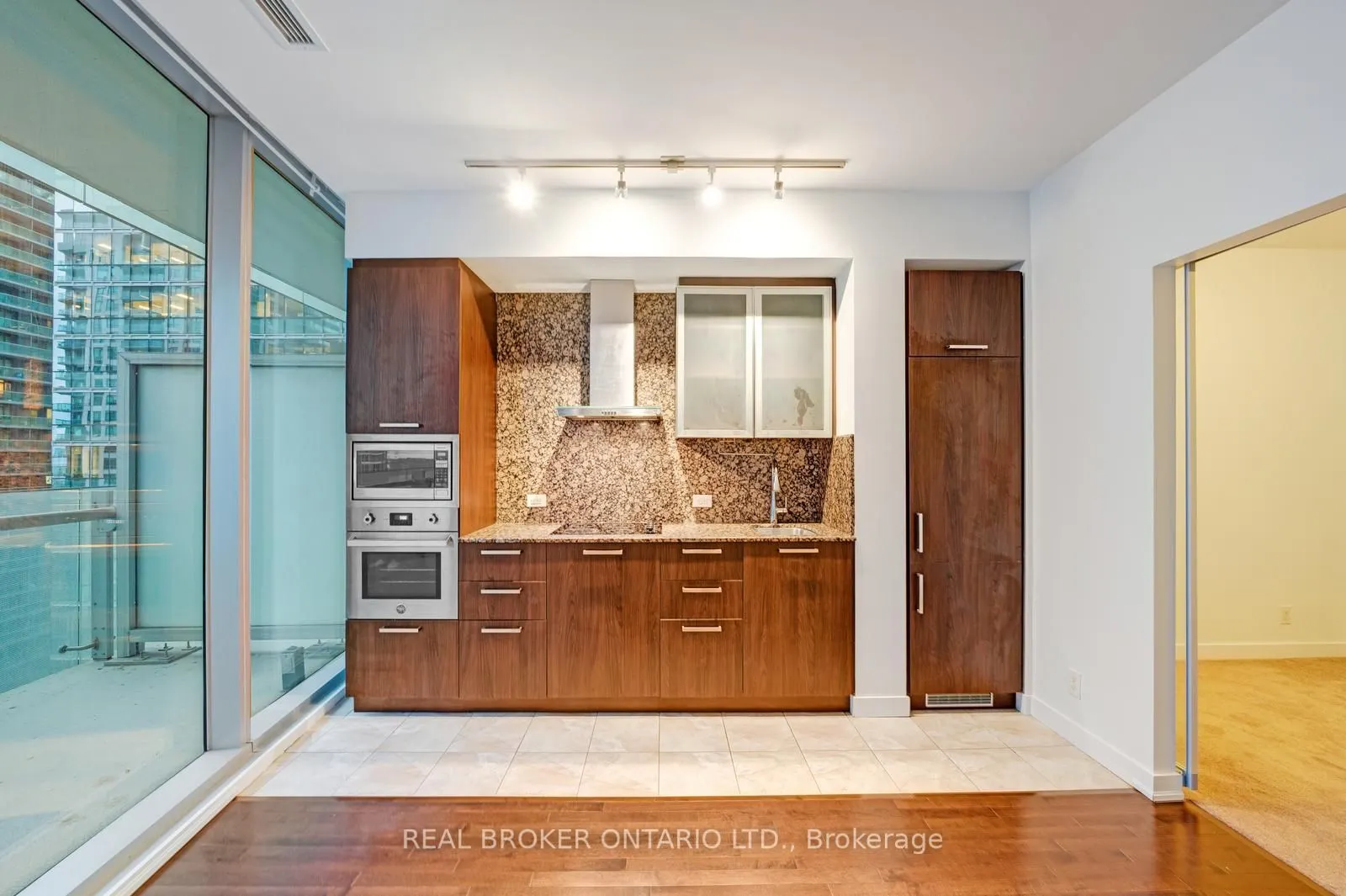 14 York Street, #1806