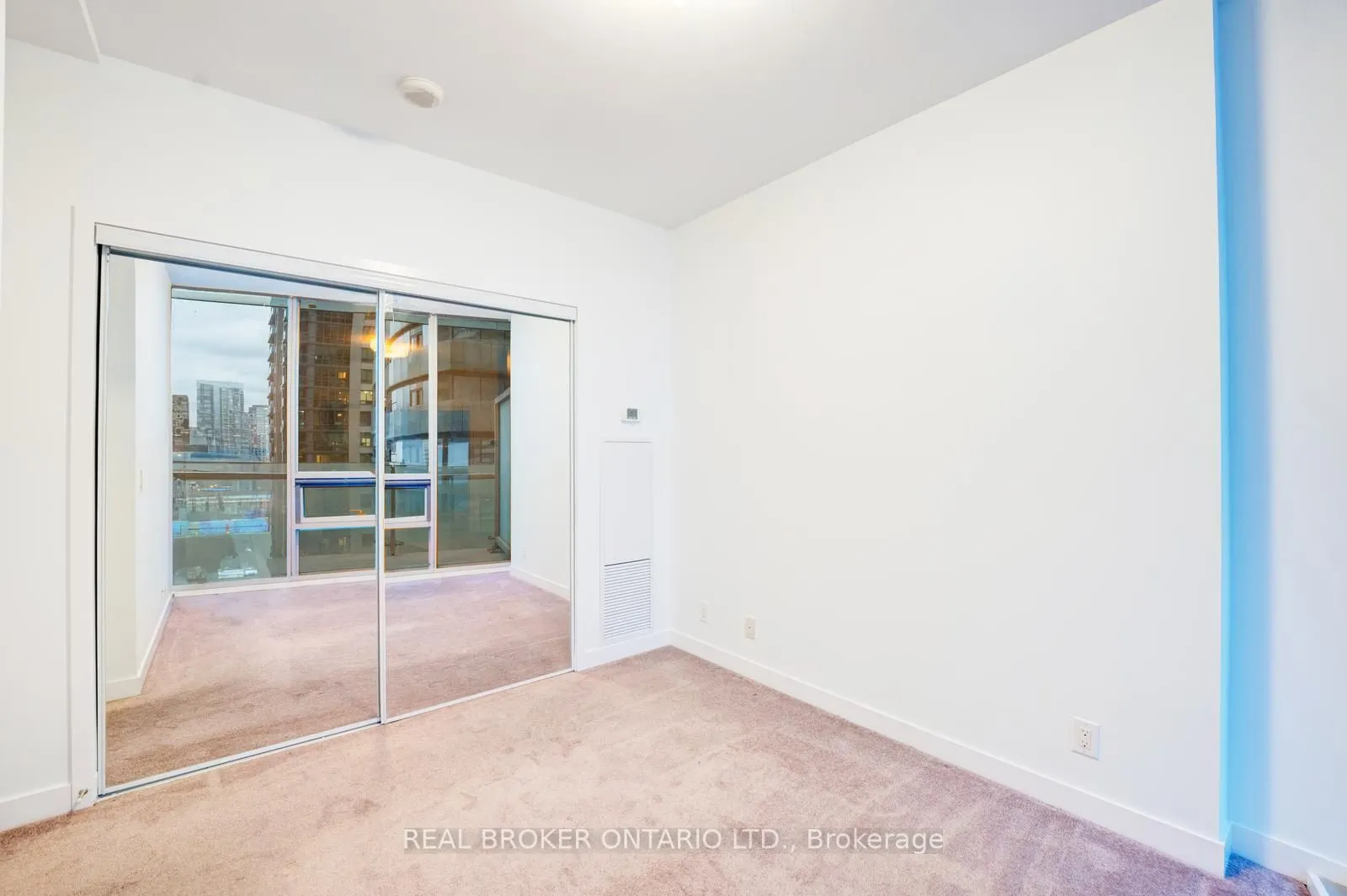 14 York Street, #1806