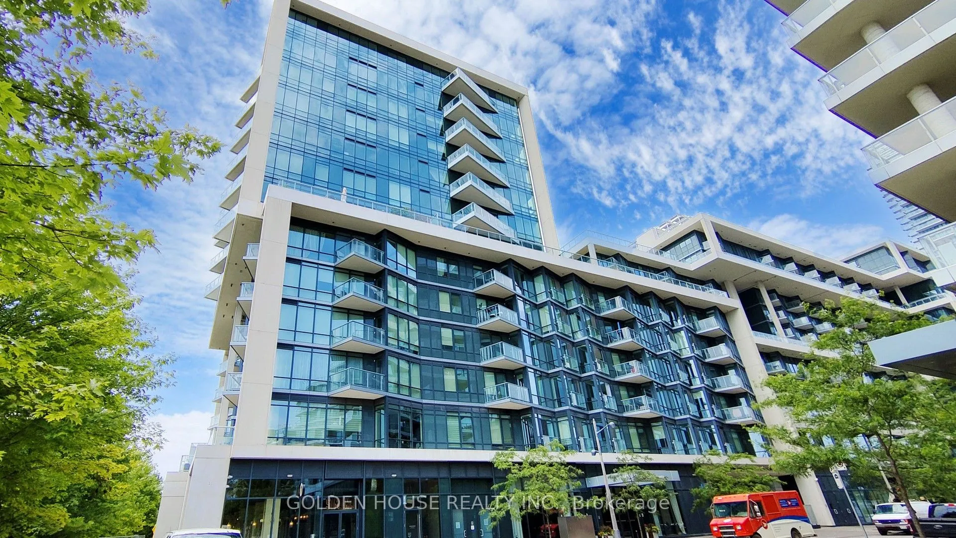 55 Merchants' Wharf, #524