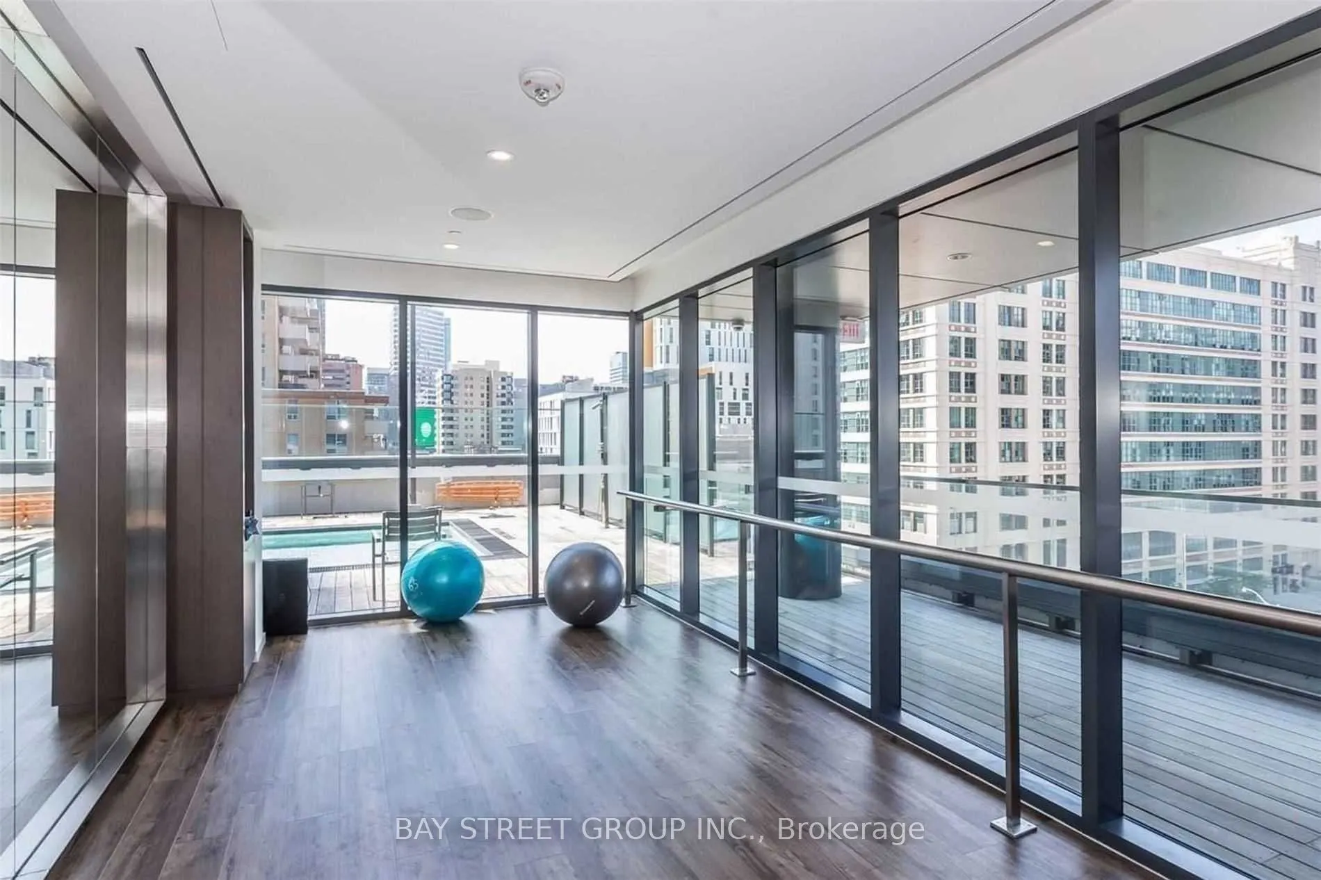 159 Dundas Street E, #2607