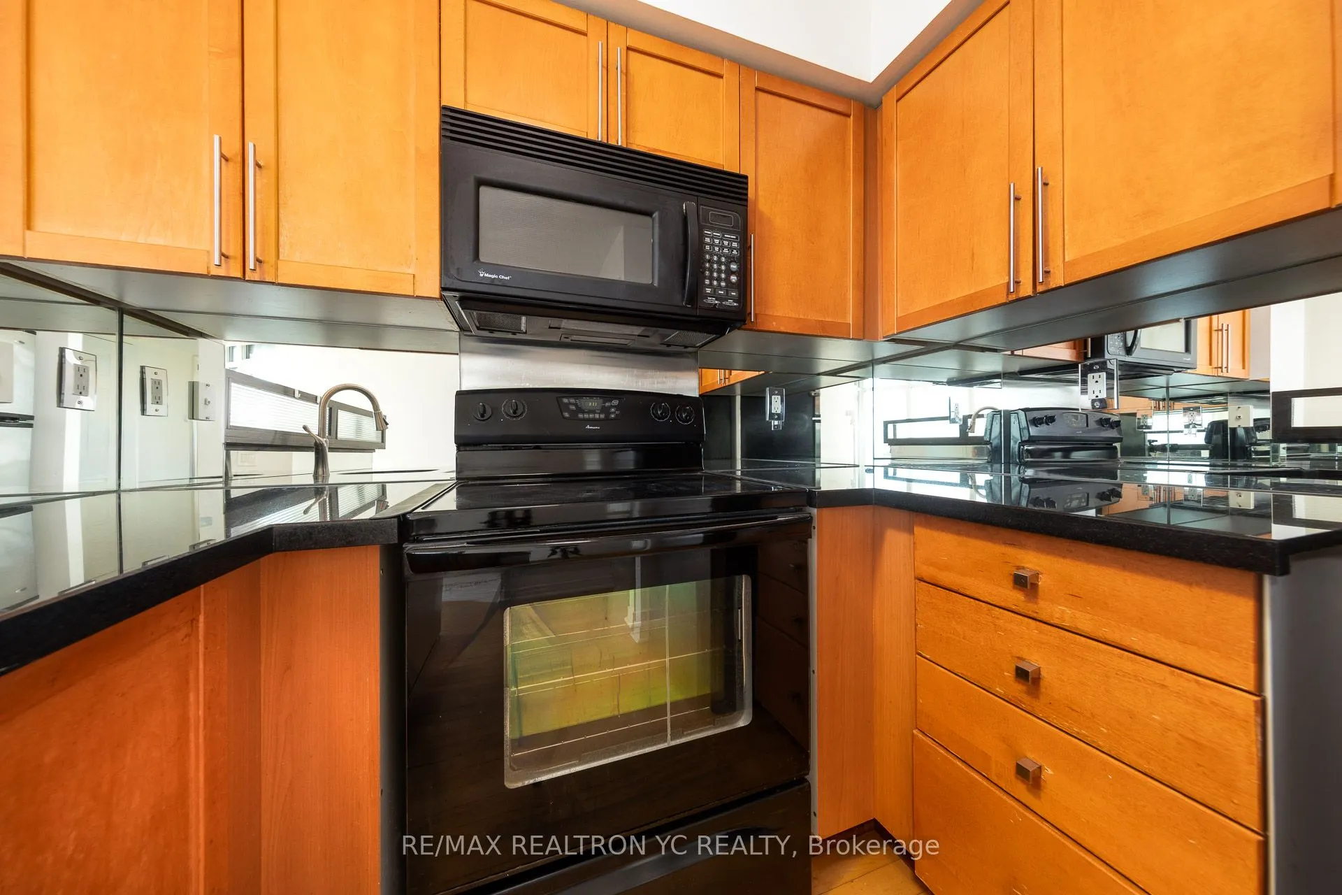 28 Harrison Garden Boulevard, #1605