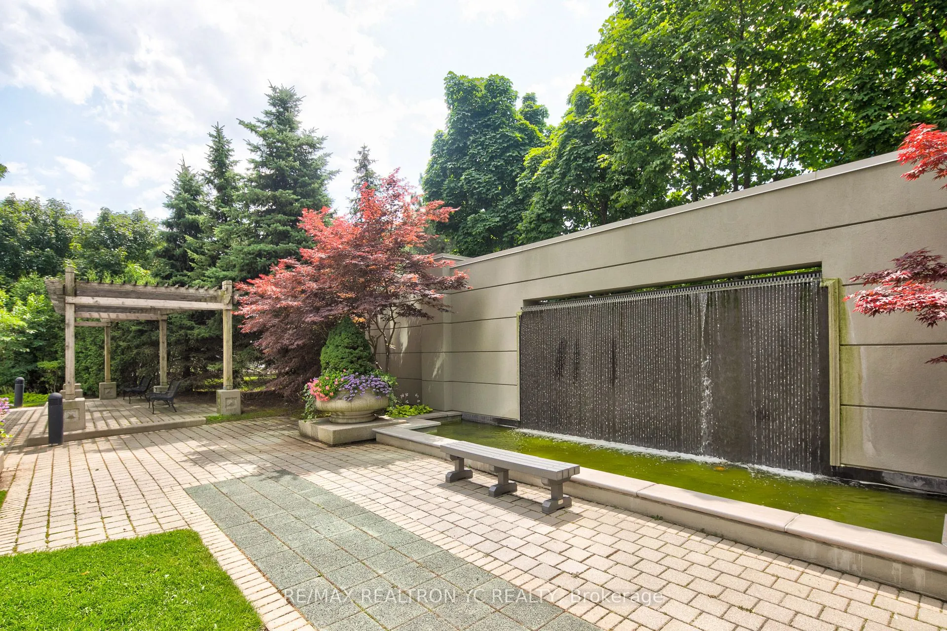 28 Harrison Garden Boulevard, #1605