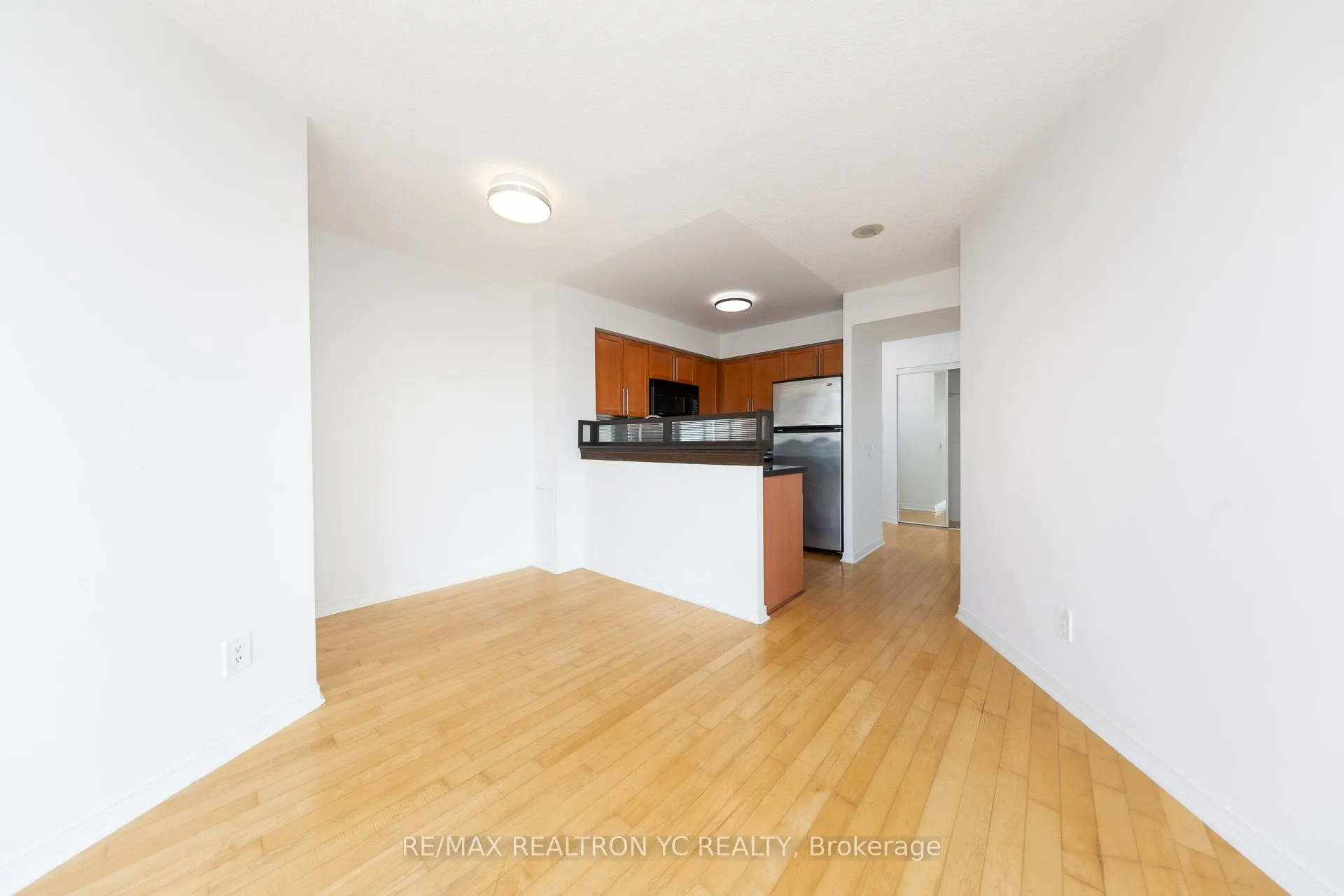 28 Harrison Garden Boulevard, #1605