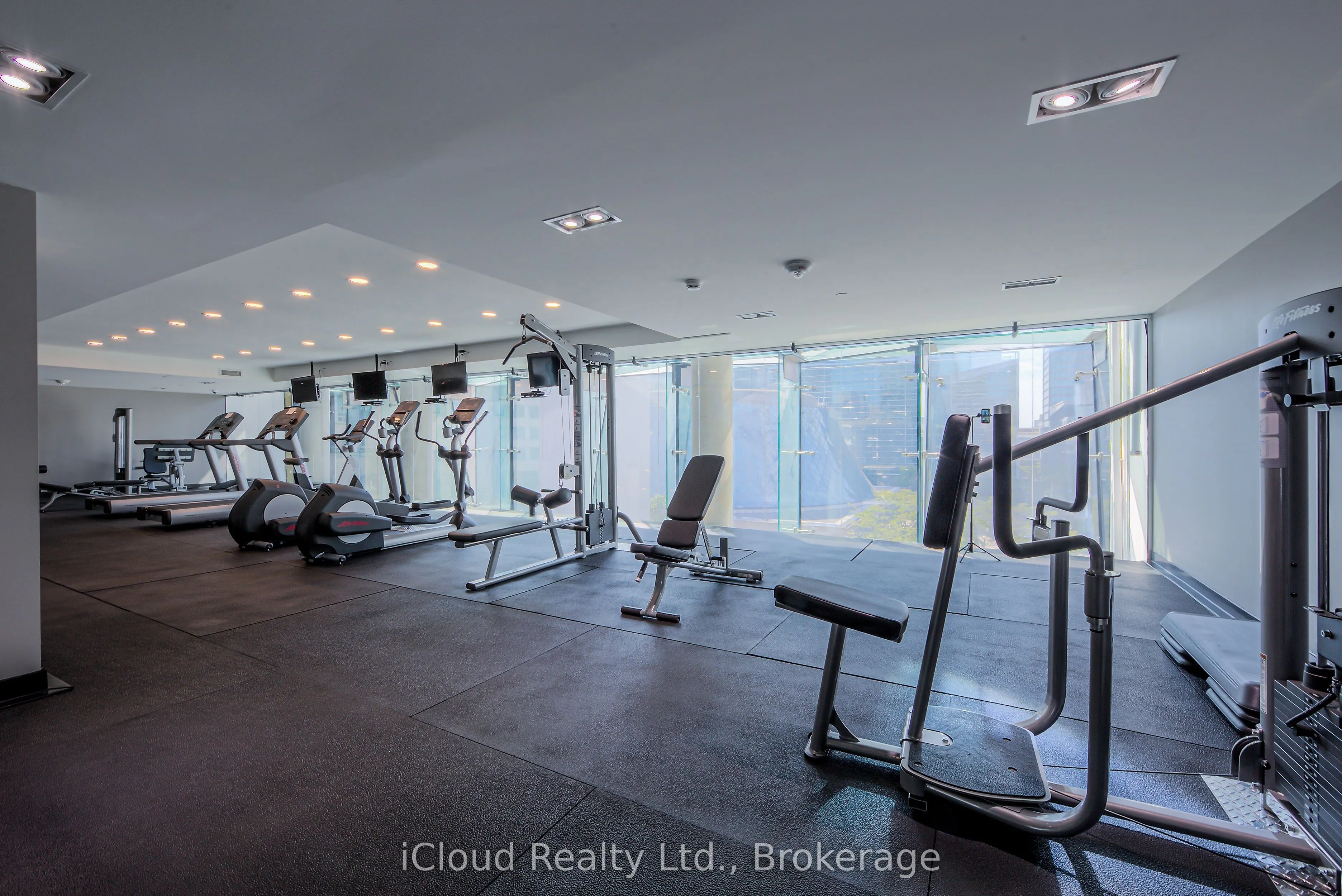224 King Street W, #501