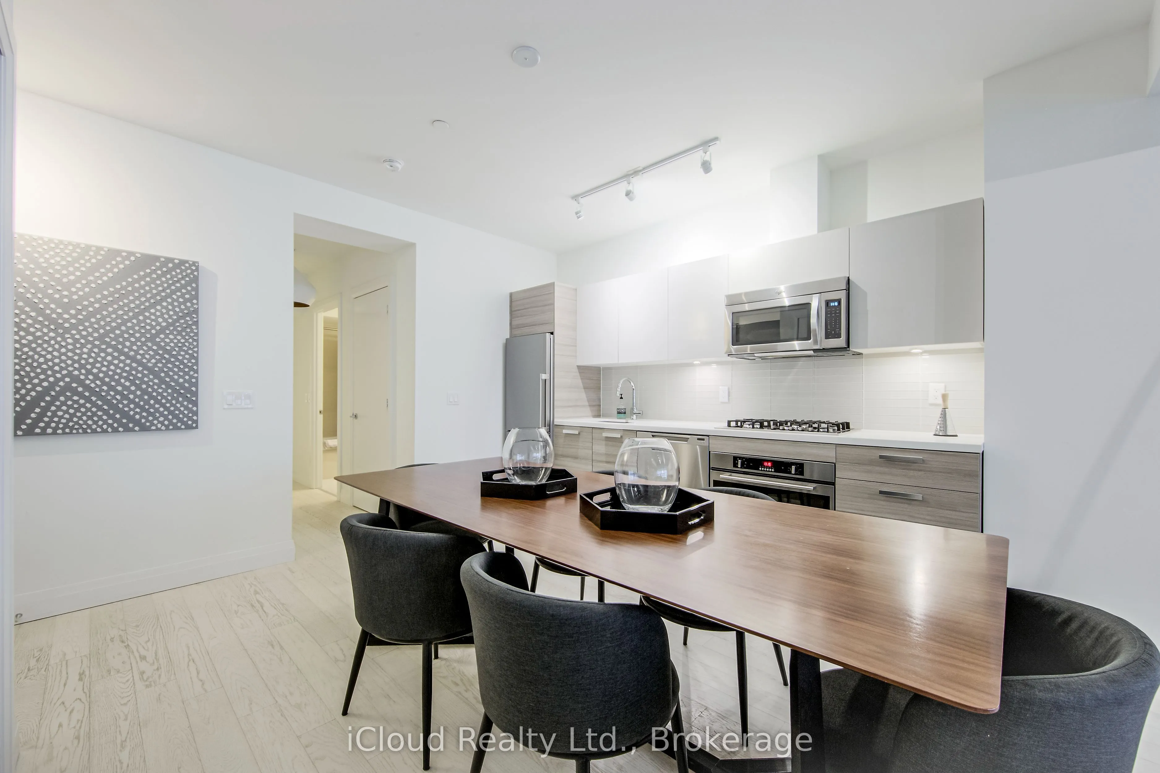224 King Street W, #501