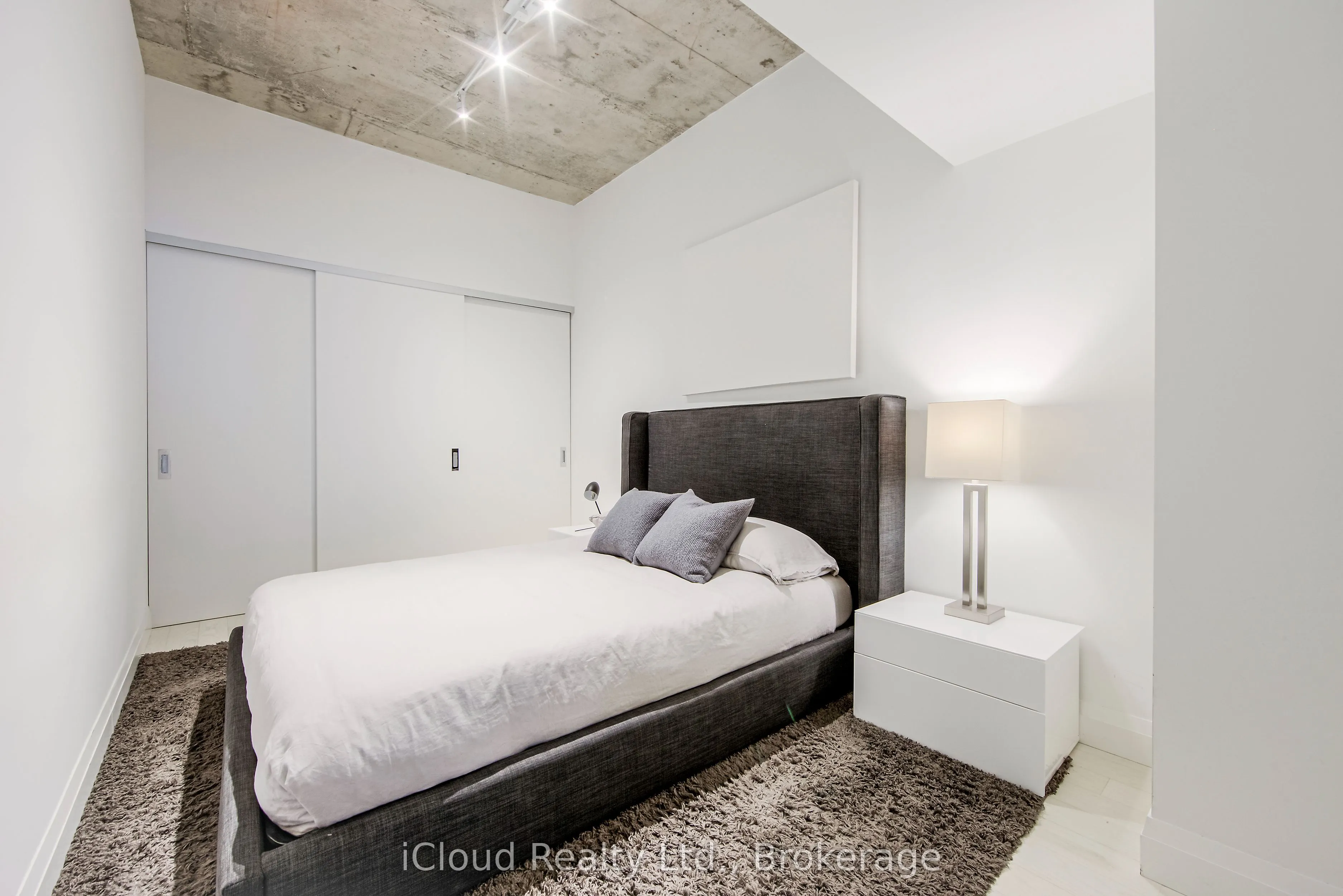 224 King Street W, #501