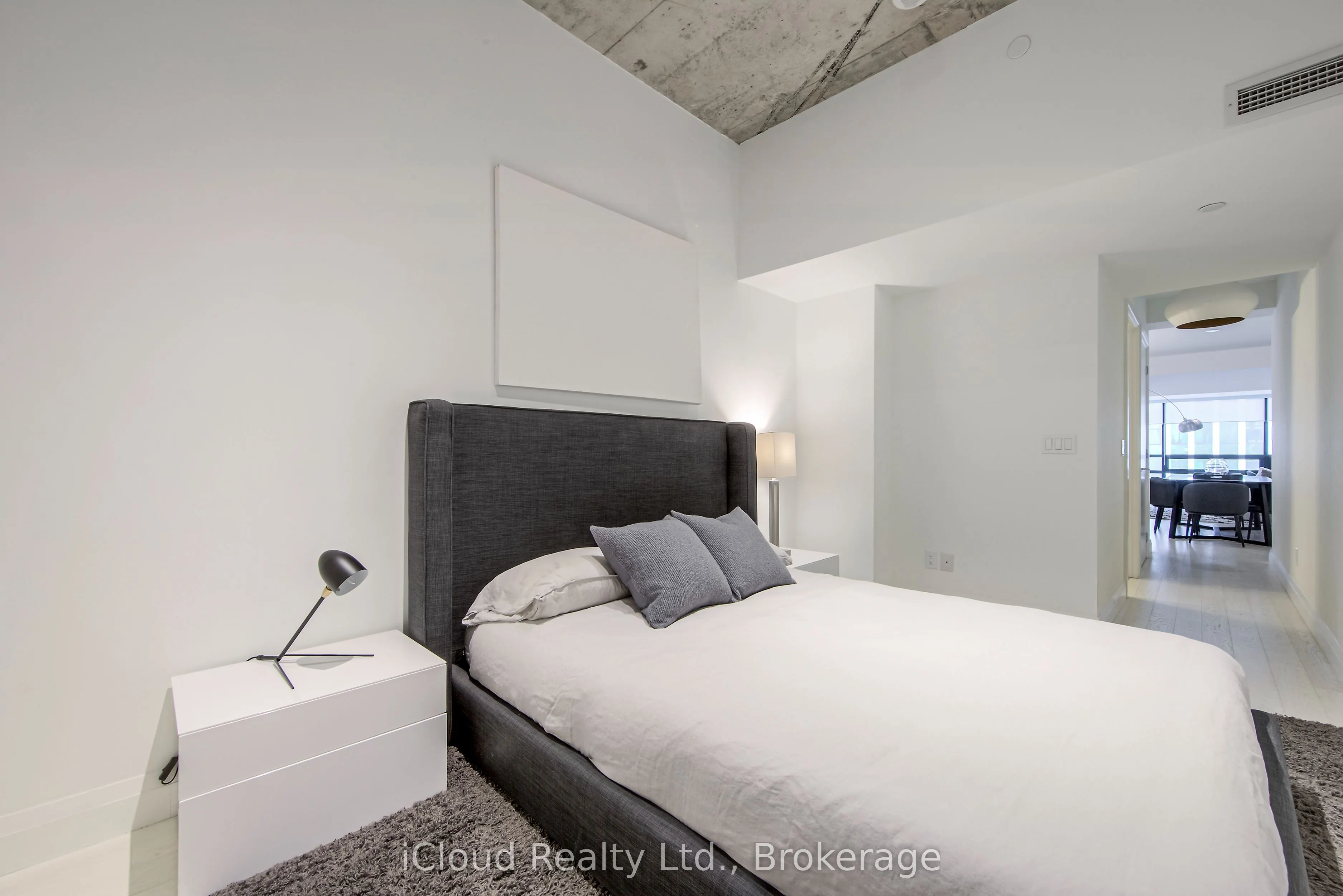224 King Street W, #501