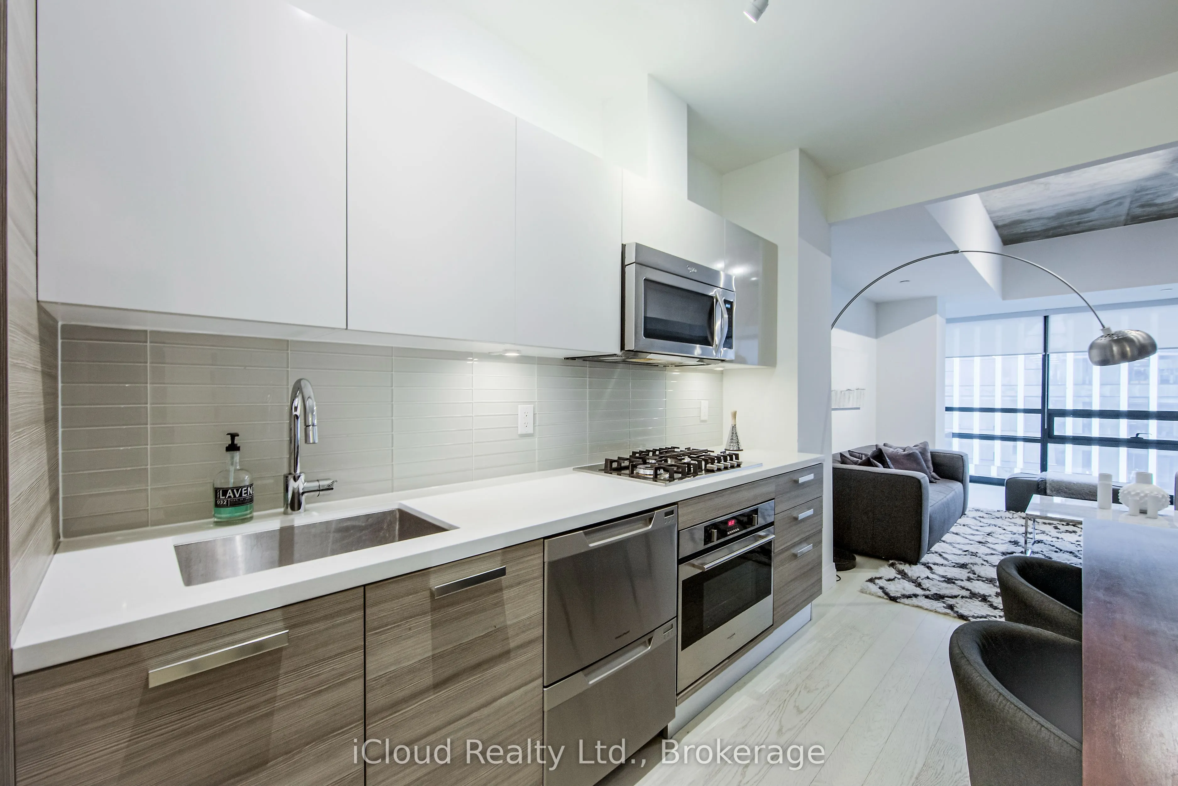 224 King Street W, #501