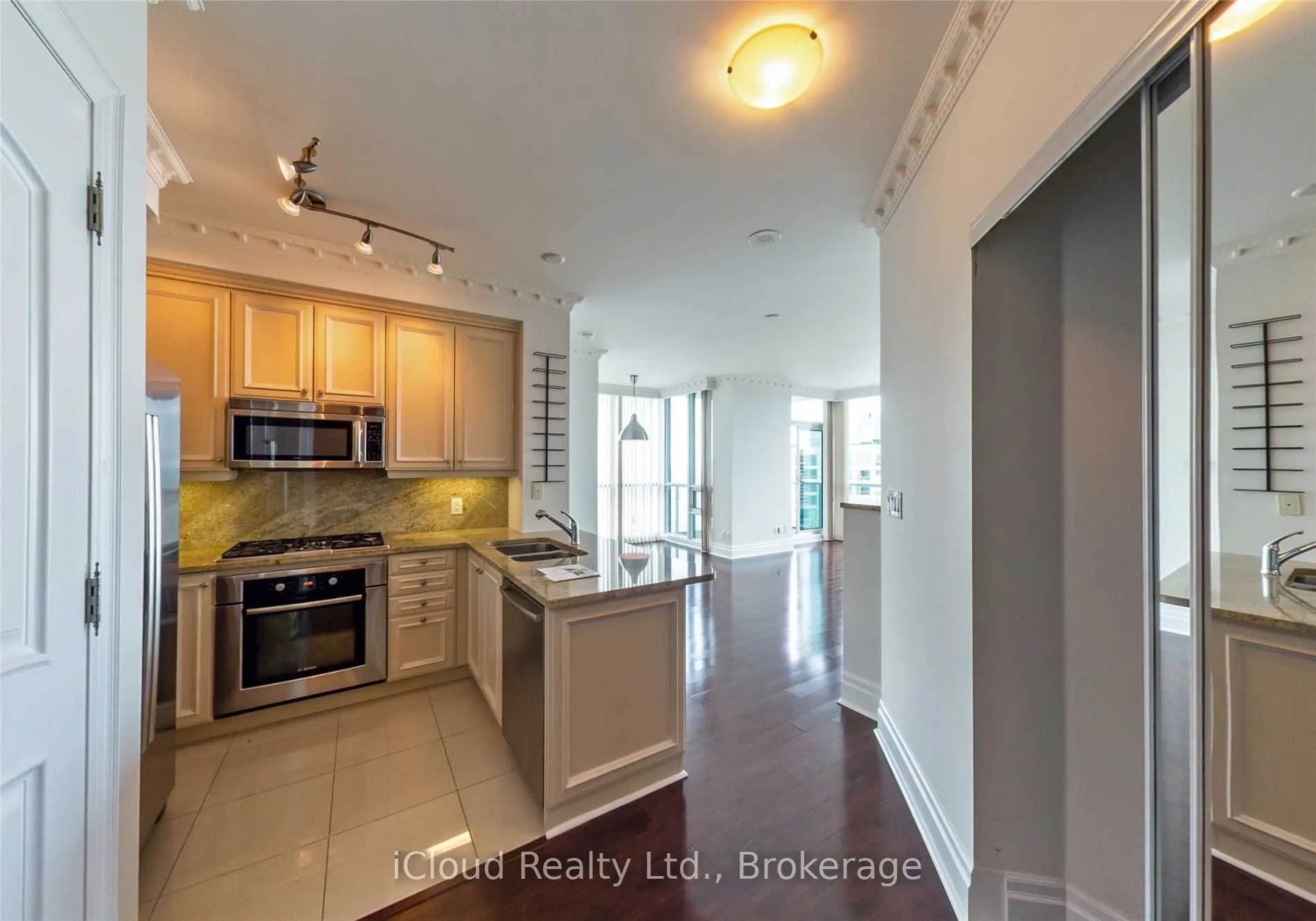 16 Harbour Street, #3408