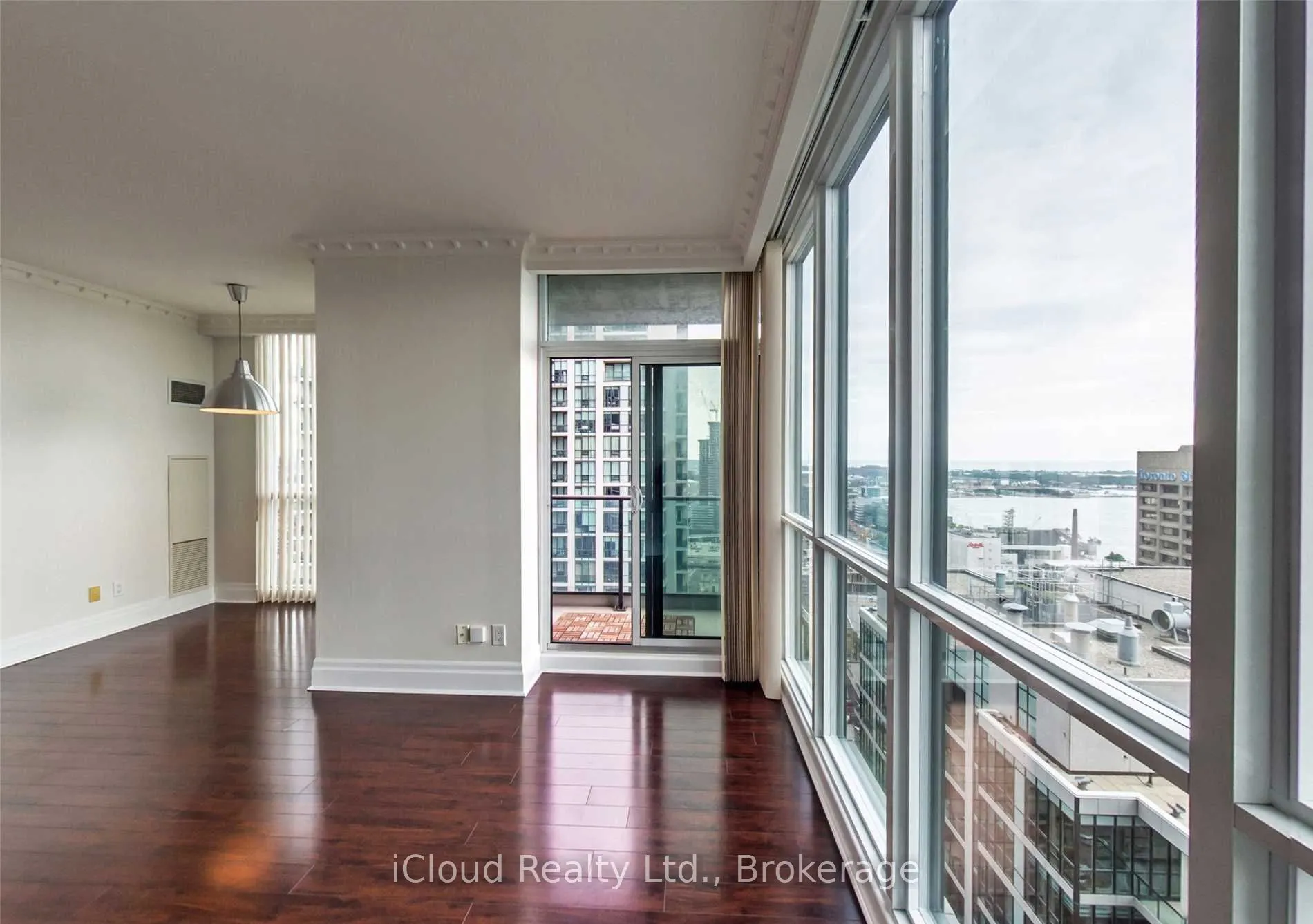 16 Harbour Street, #3408