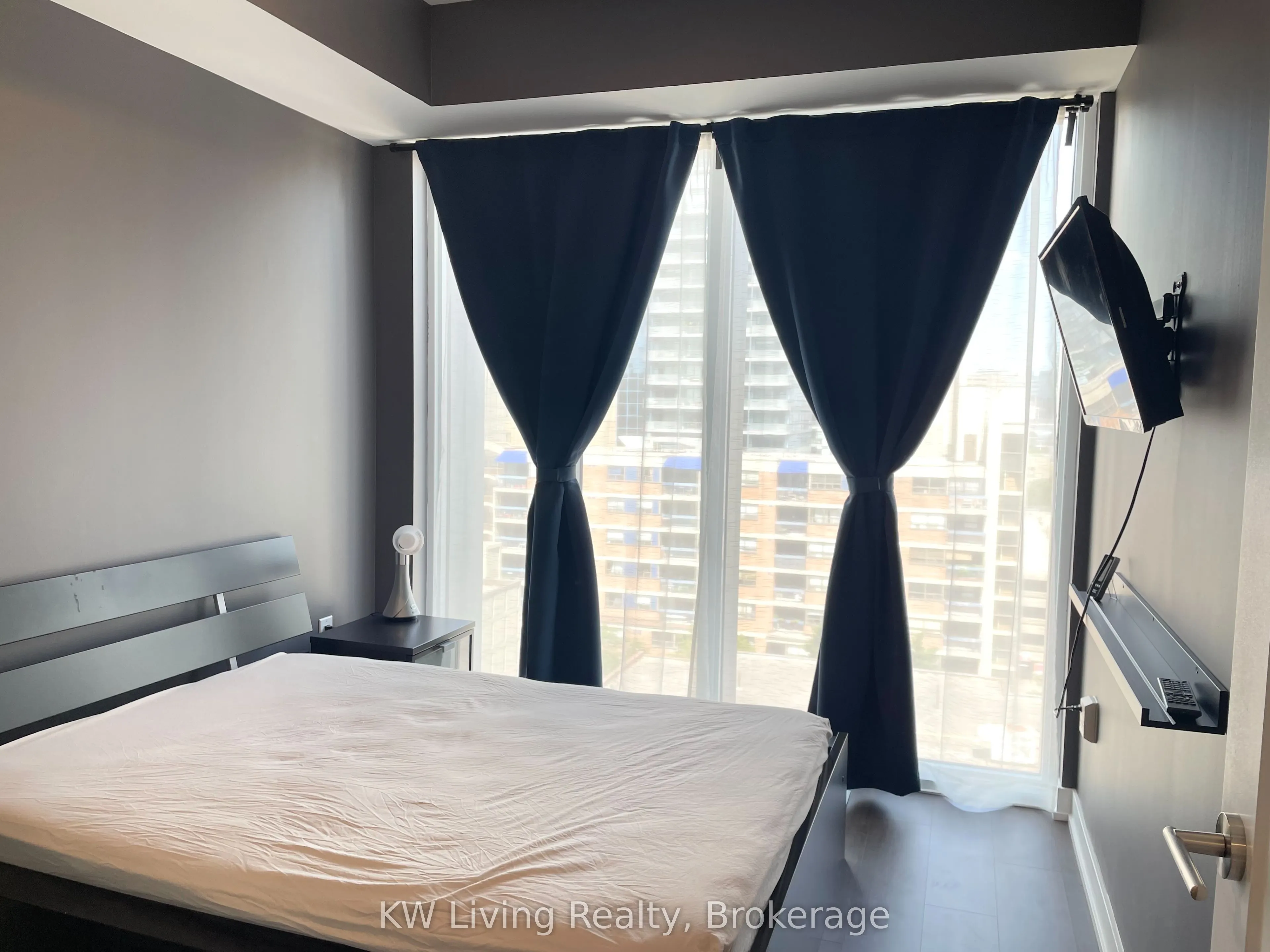 50 McCaul Street, #1109