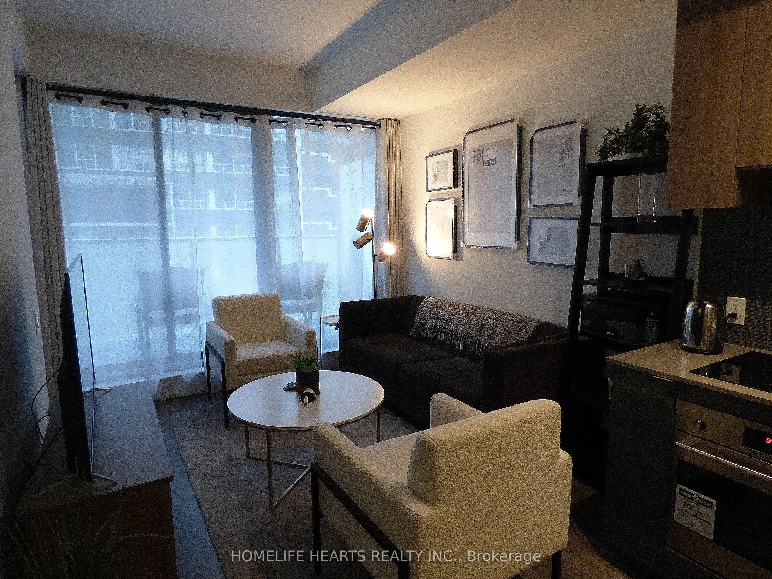 161 Roehampton Avenue, #205