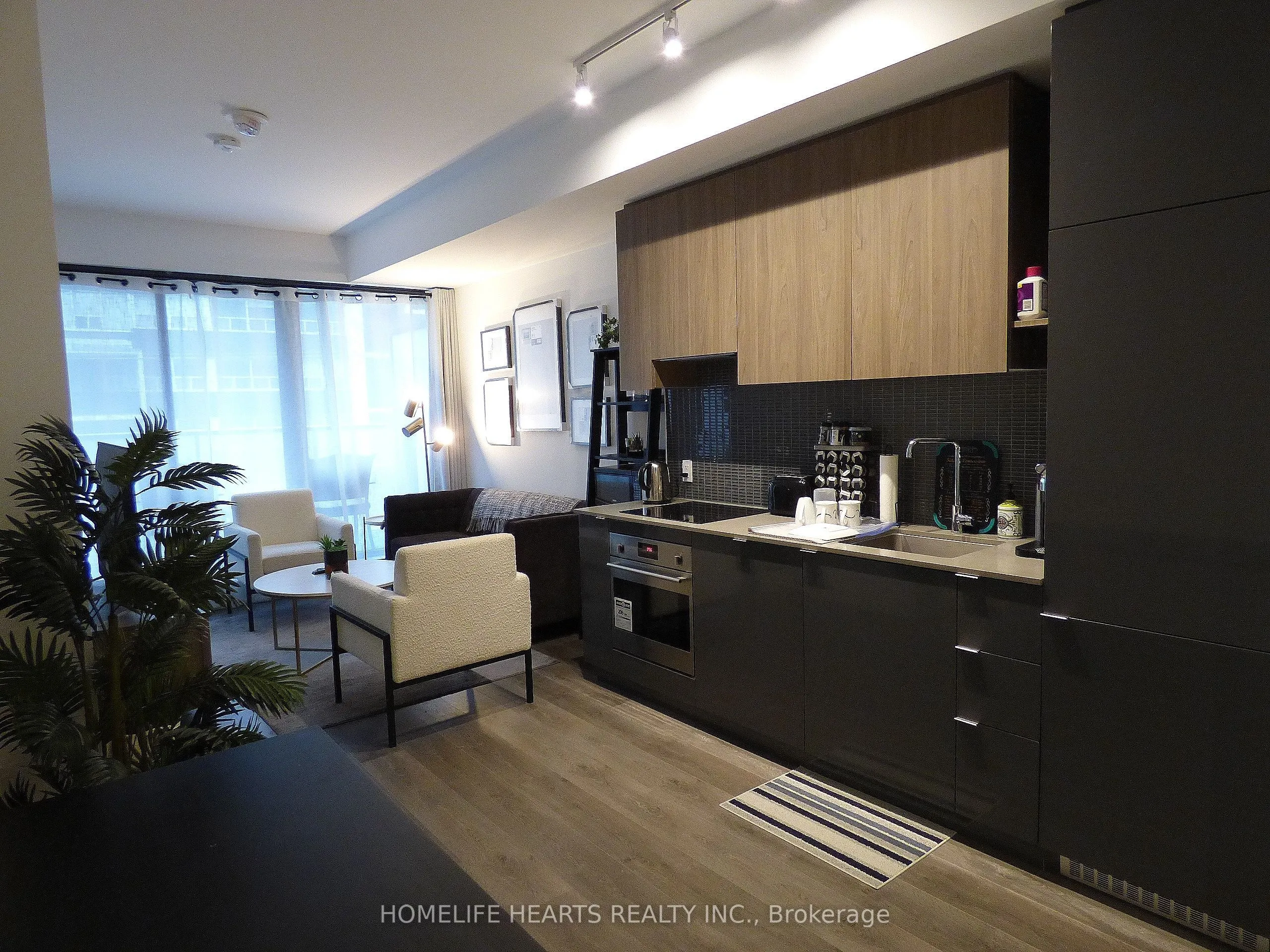 161 Roehampton Avenue, #205
