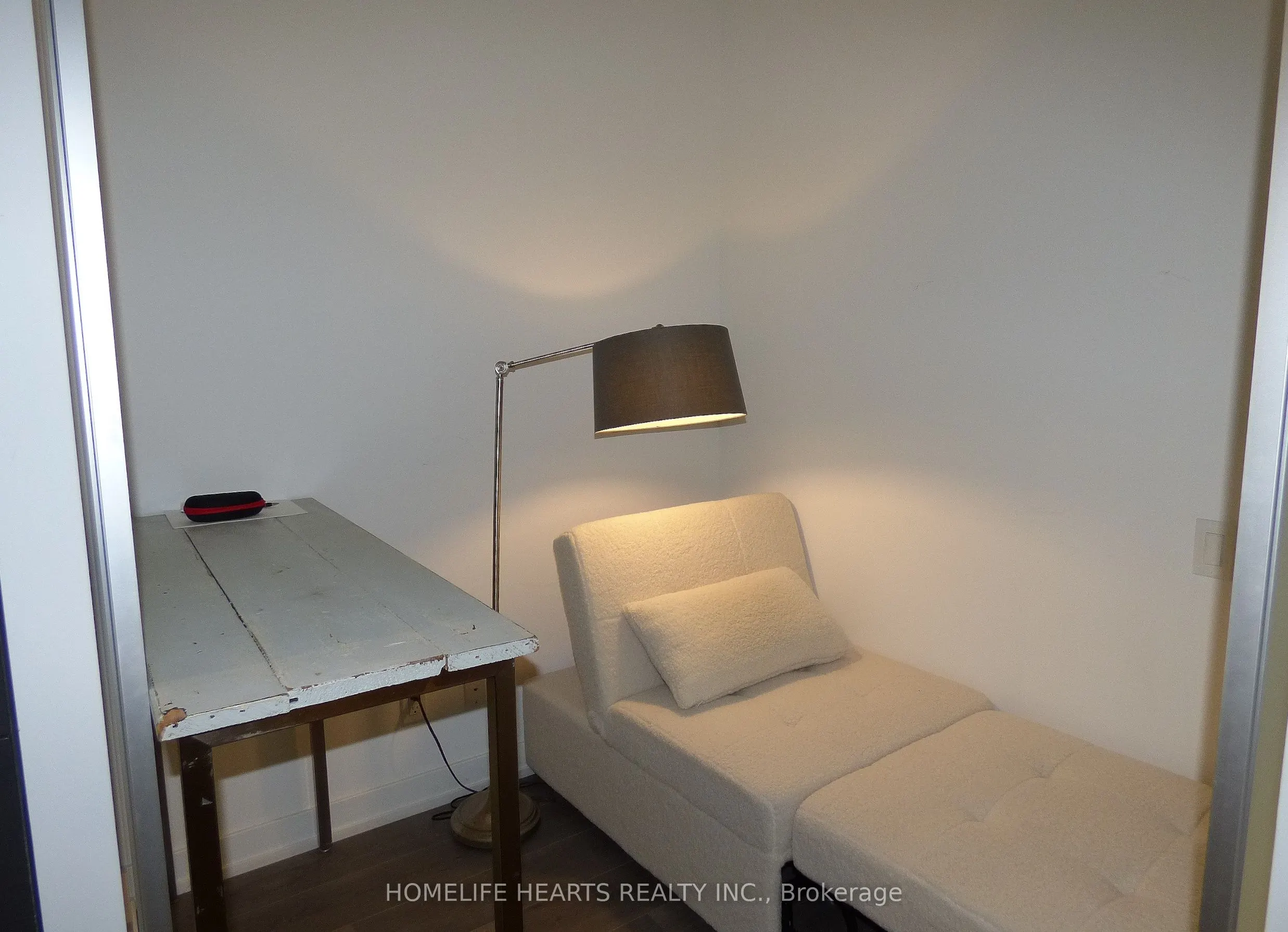 161 Roehampton Avenue, #205
