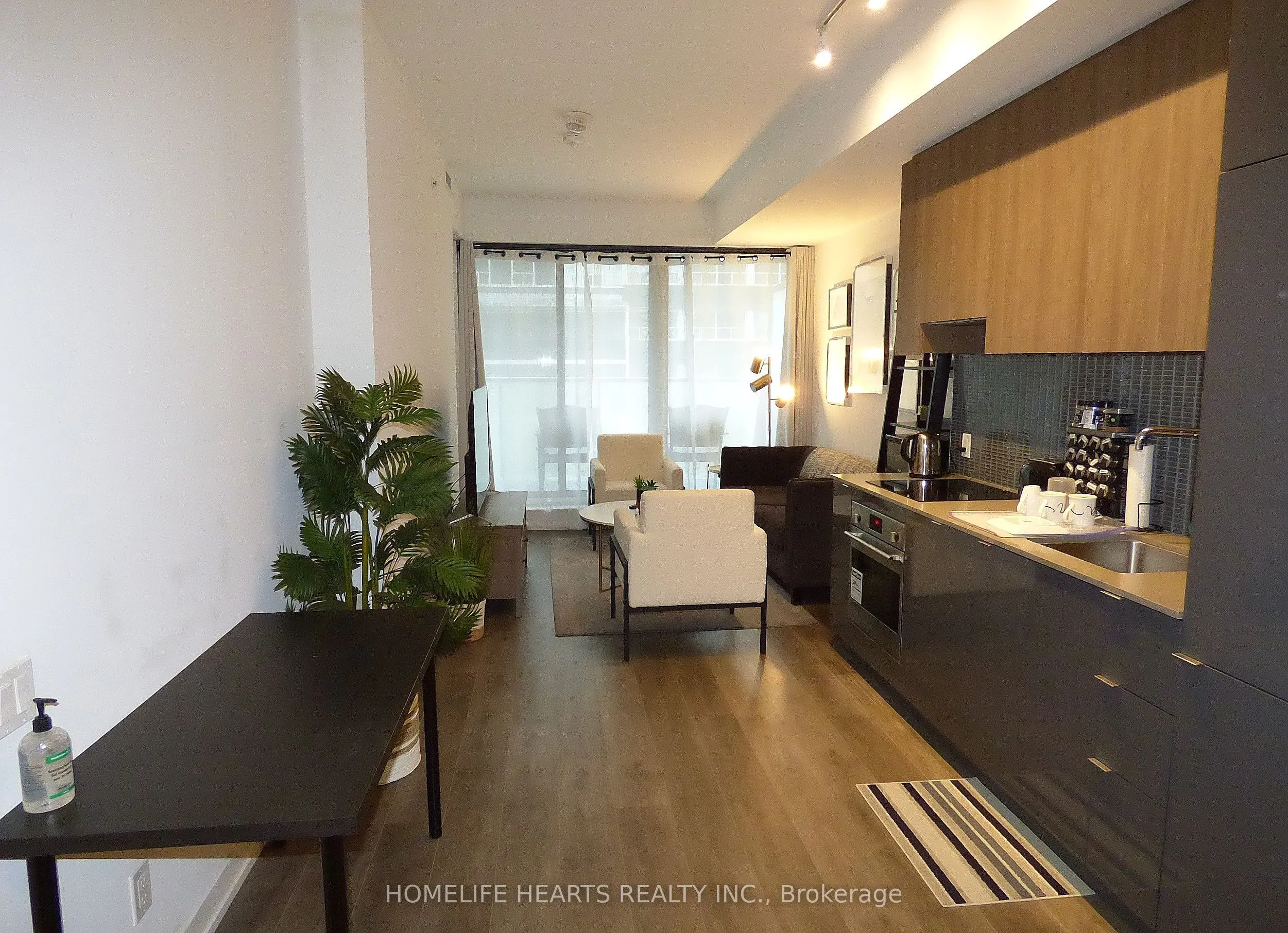161 Roehampton Avenue, #205