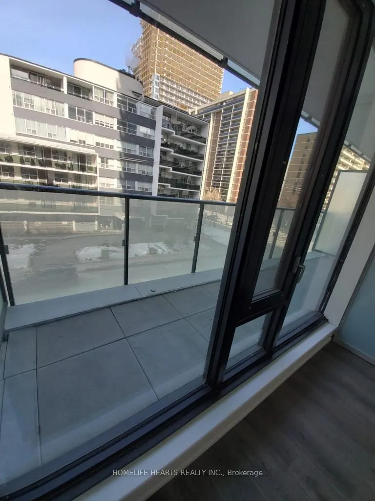 161 Roehampton Avenue, #205