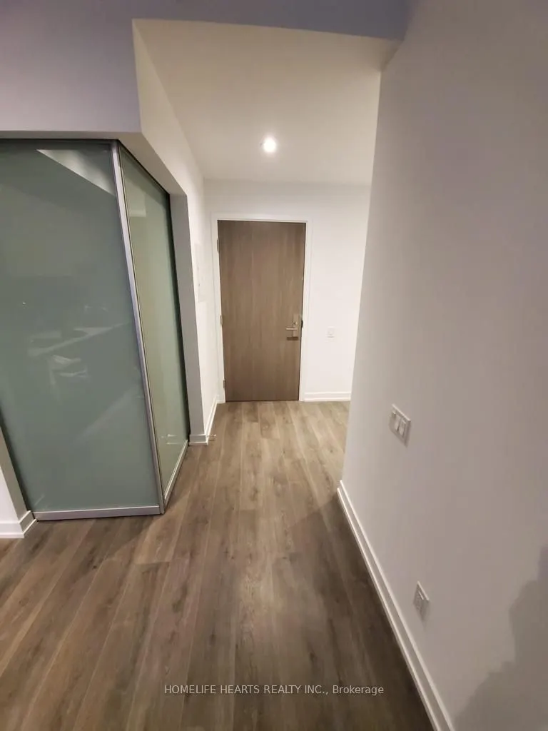 161 Roehampton Avenue, #205