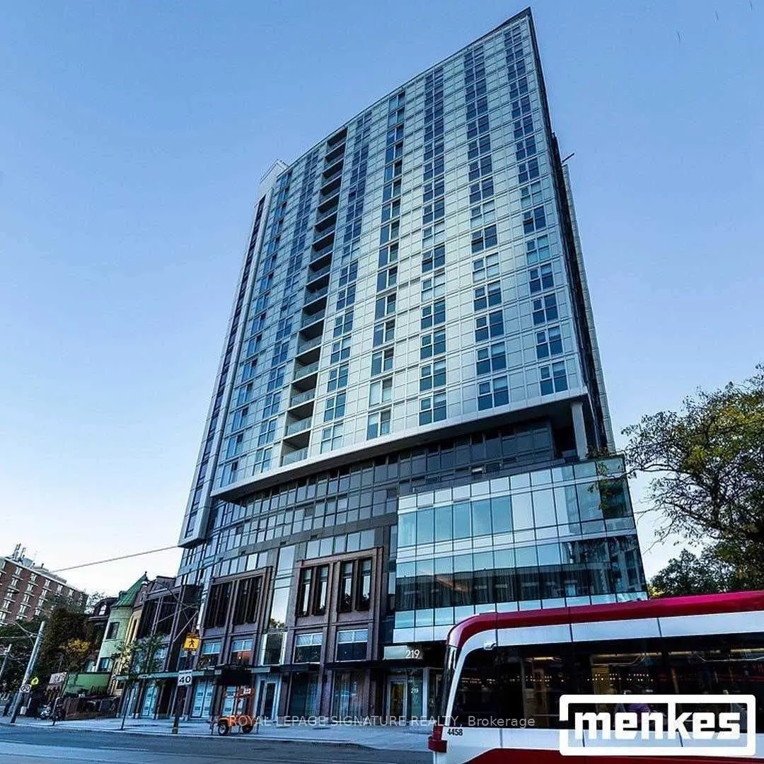 219 Dundas Street E, #812
