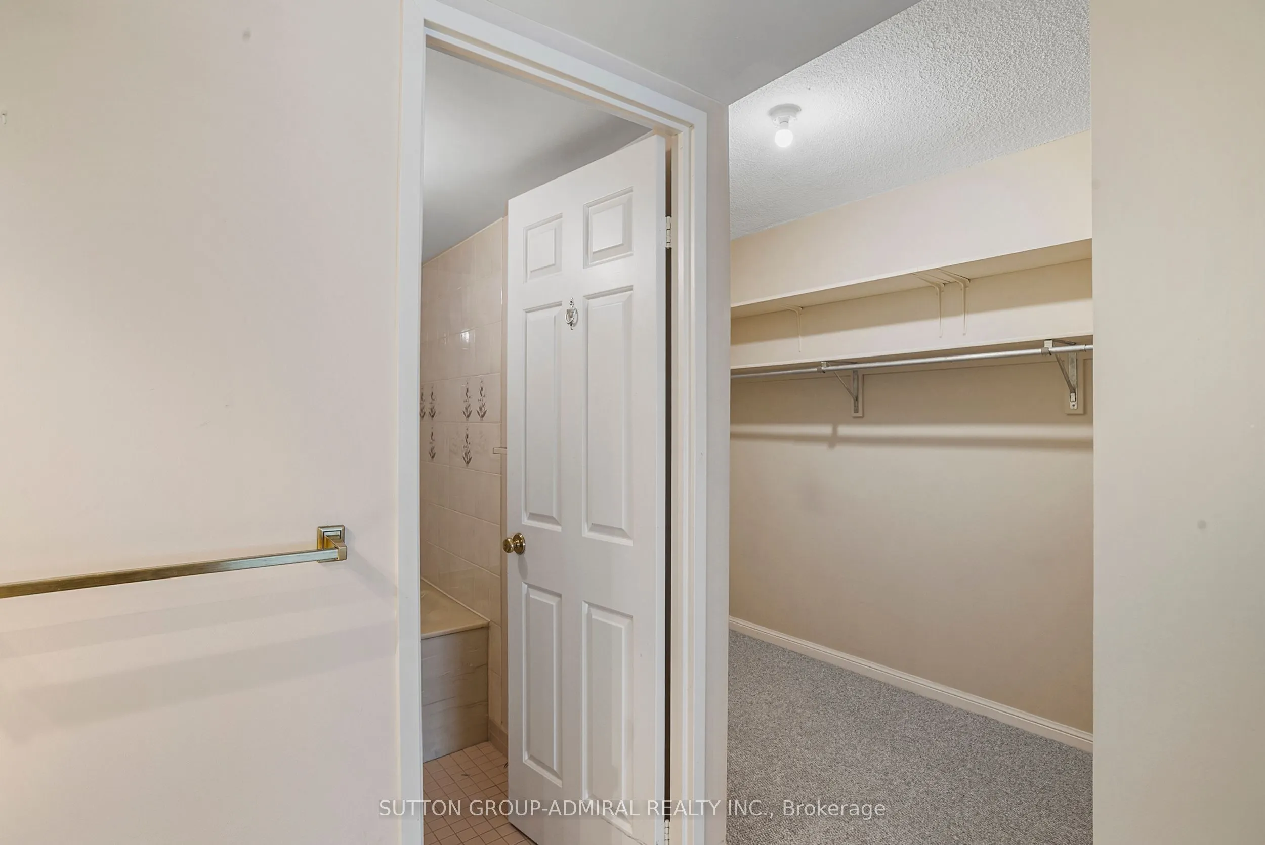245 The Donway West, #402