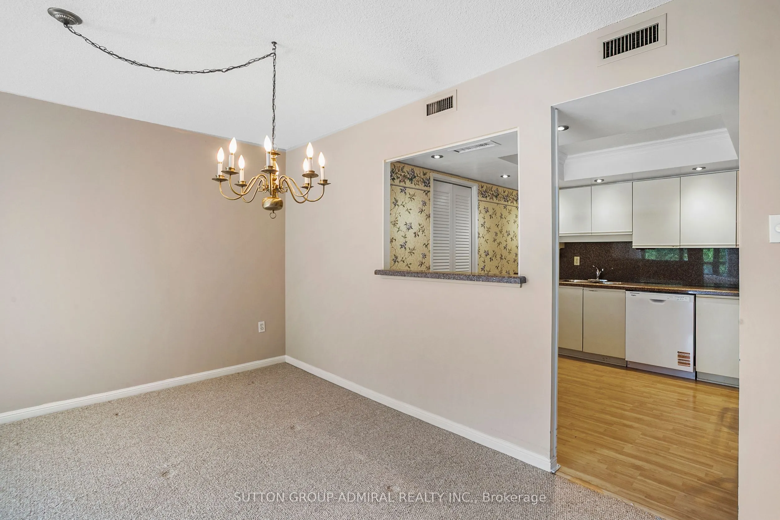 245 The Donway West, #402