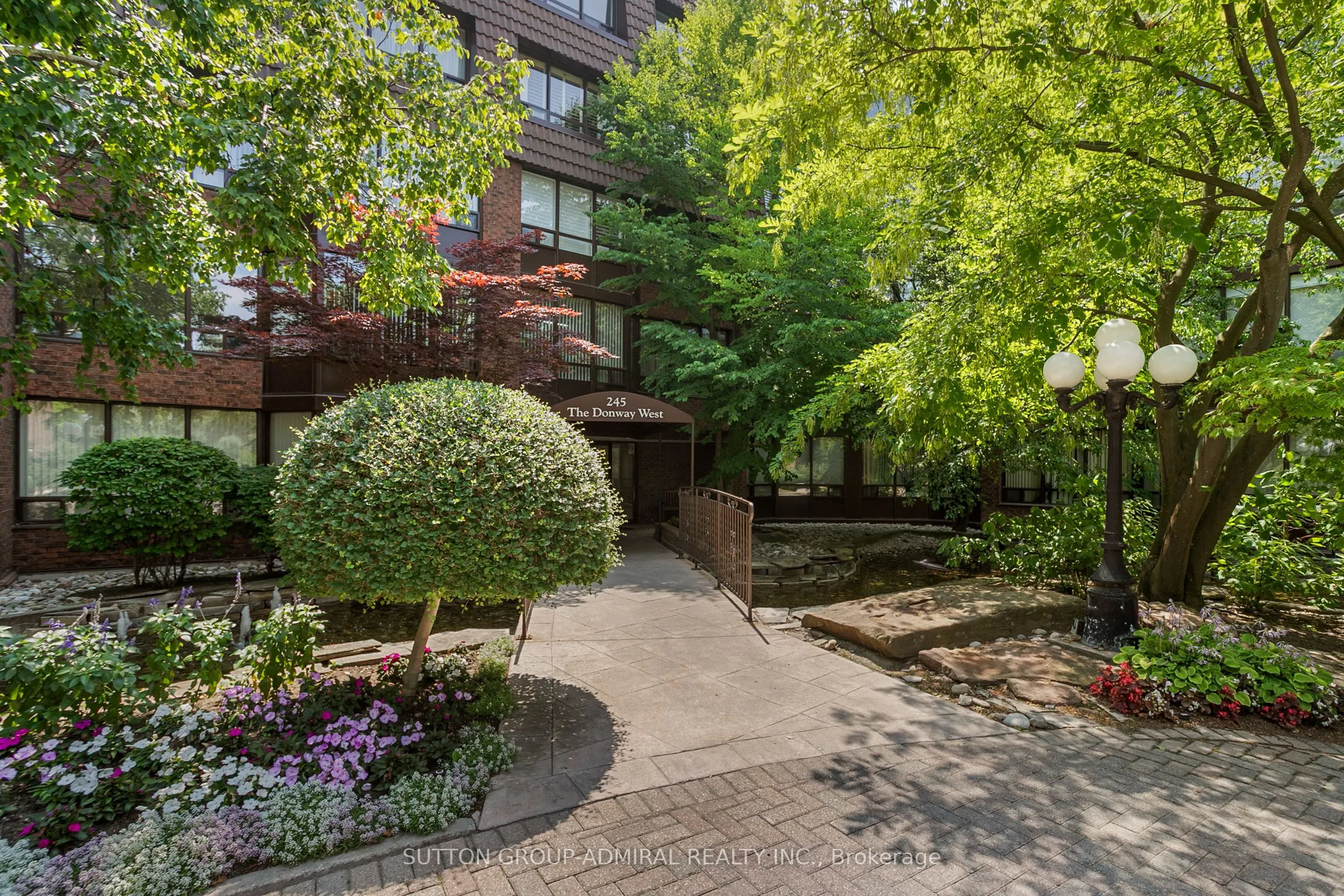 245 The Donway West, #402