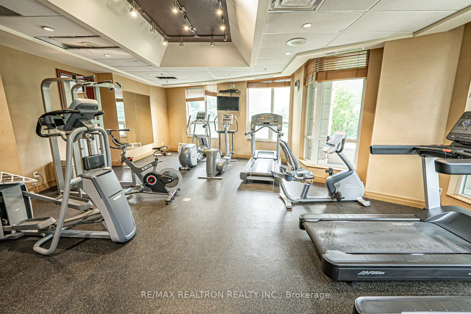 60 Byng Avenue, #811