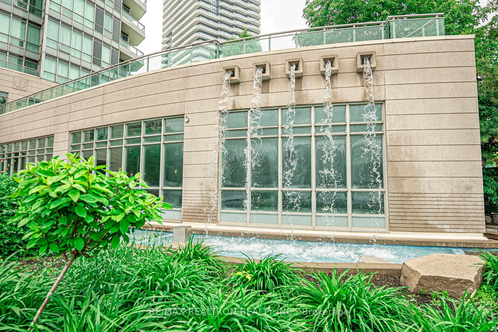 60 Byng Avenue, #811