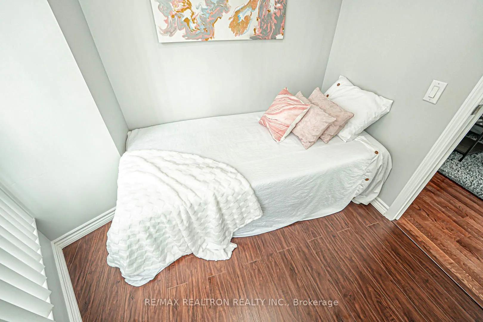 60 Byng Avenue, #811