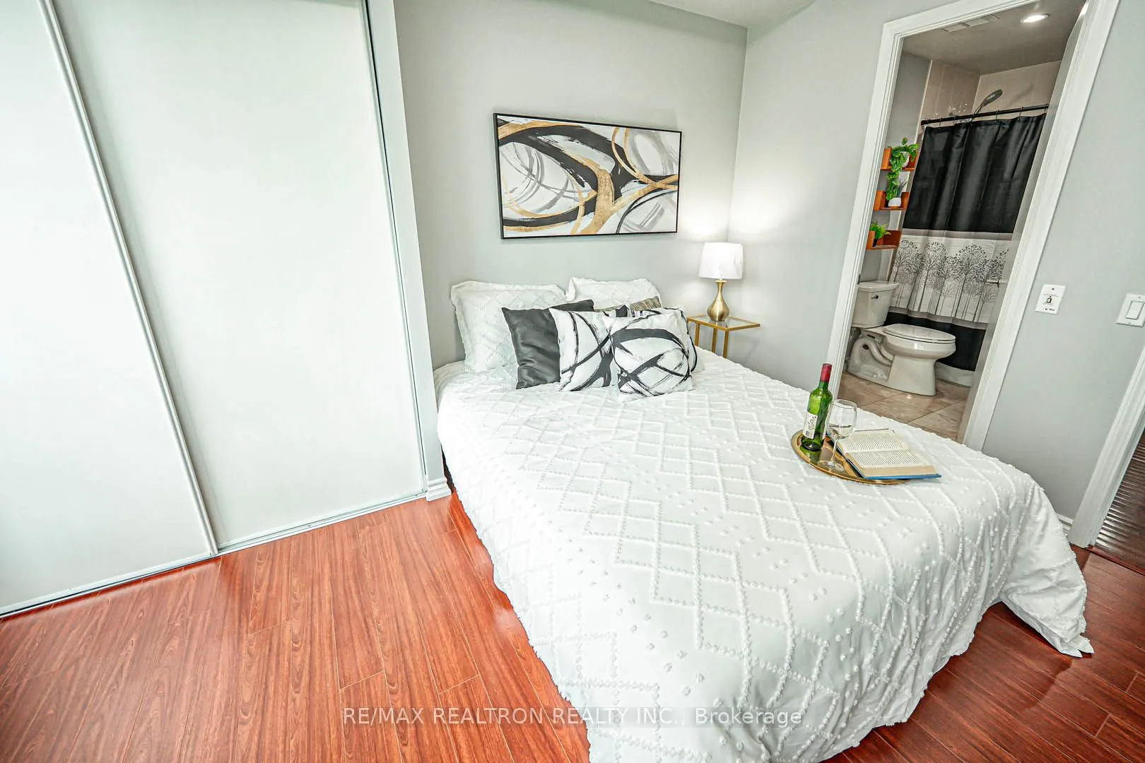 60 Byng Avenue, #811
