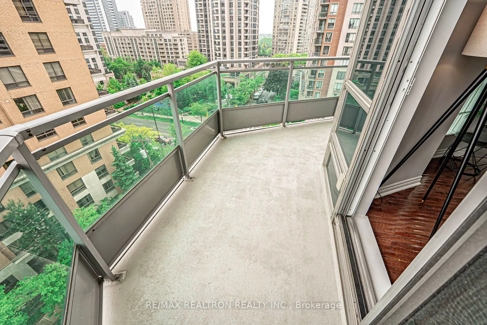 60 Byng Avenue, #811