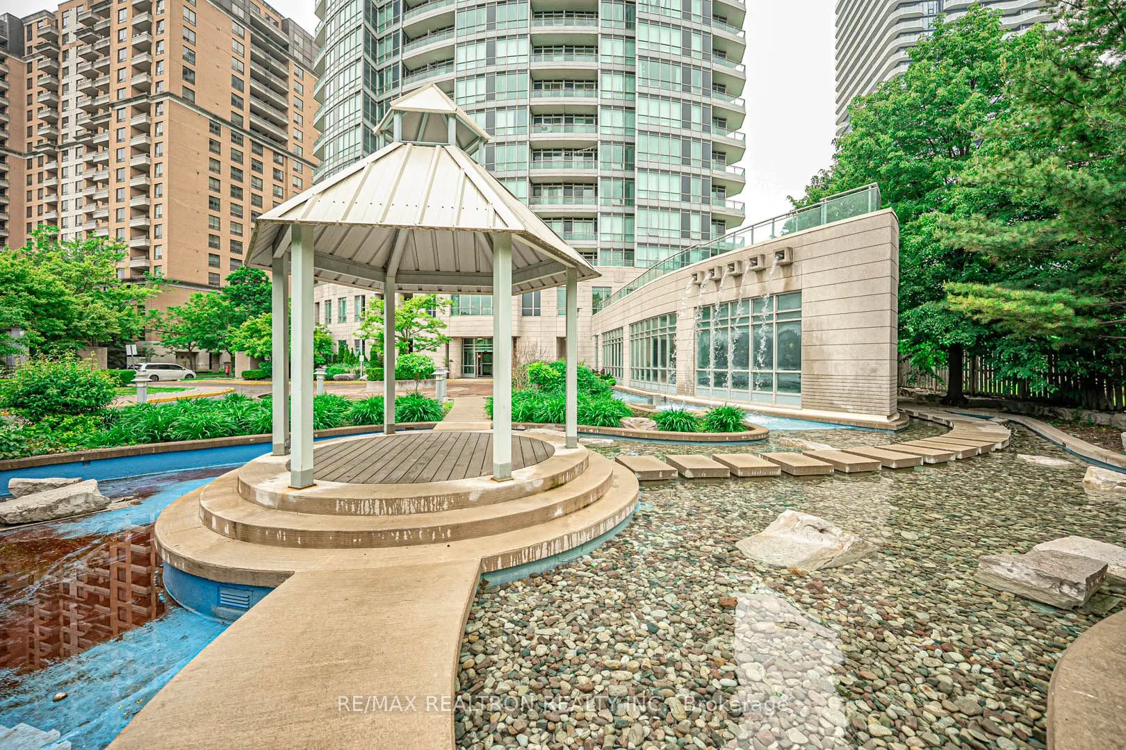 60 Byng Avenue, #811
