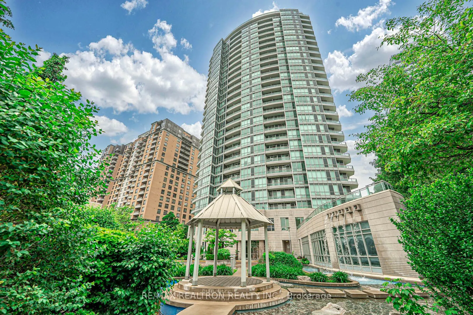 60 Byng Avenue, #811