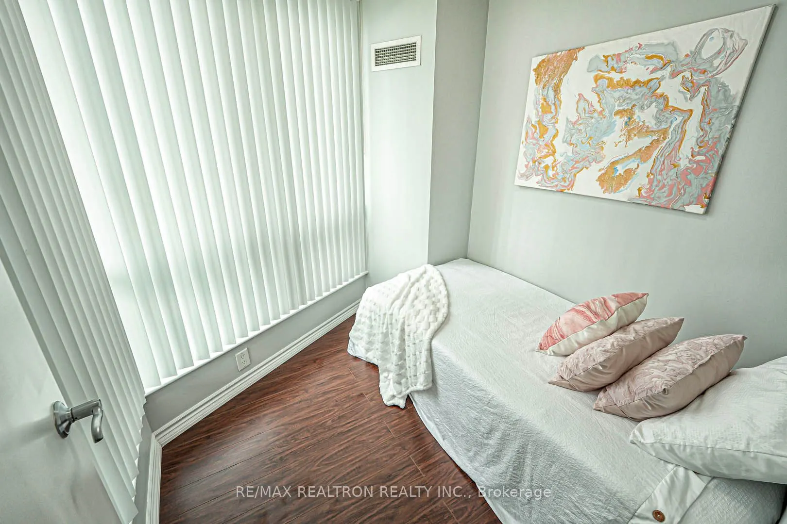 60 Byng Avenue, #811