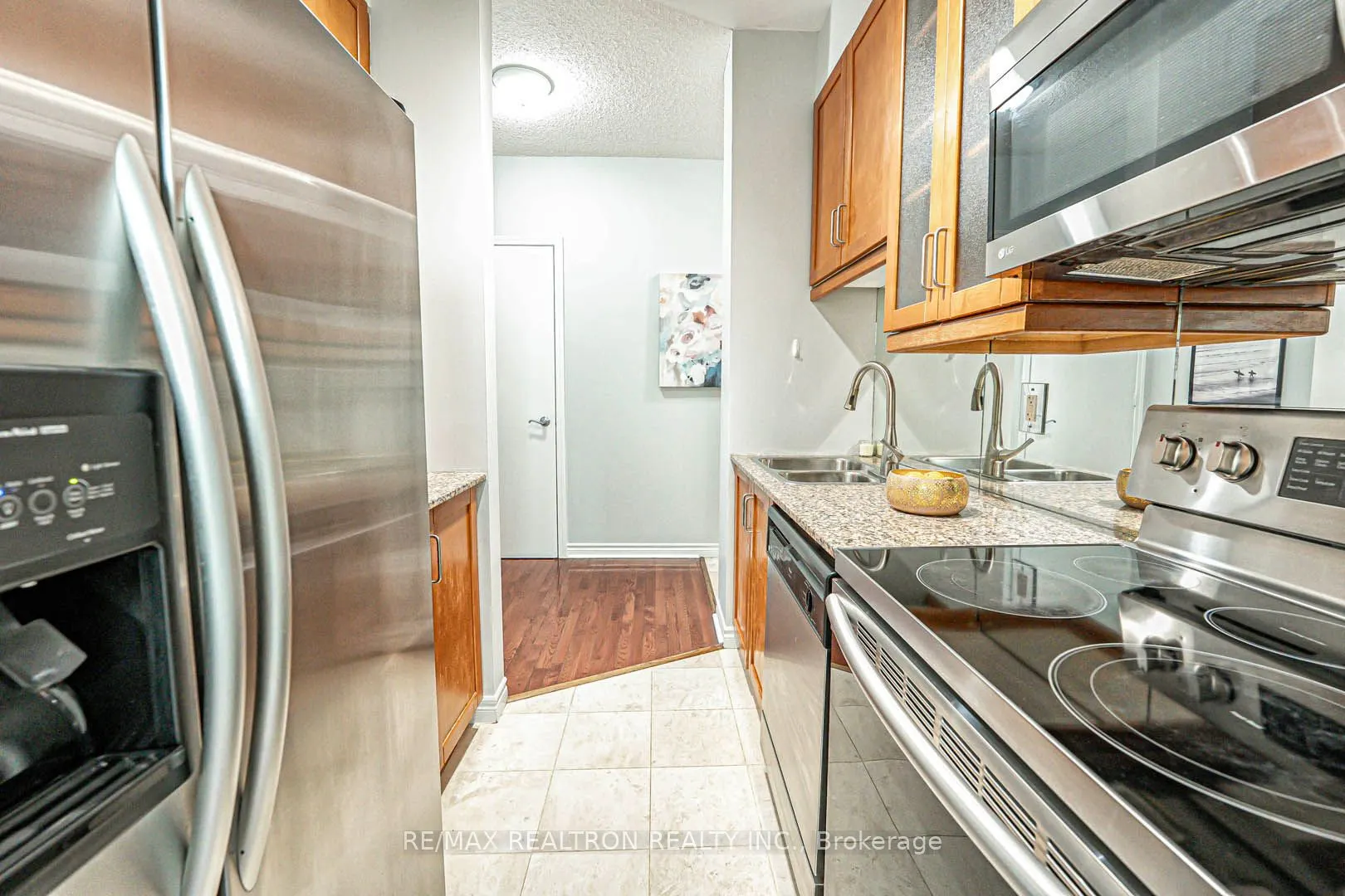 60 Byng Avenue, #811