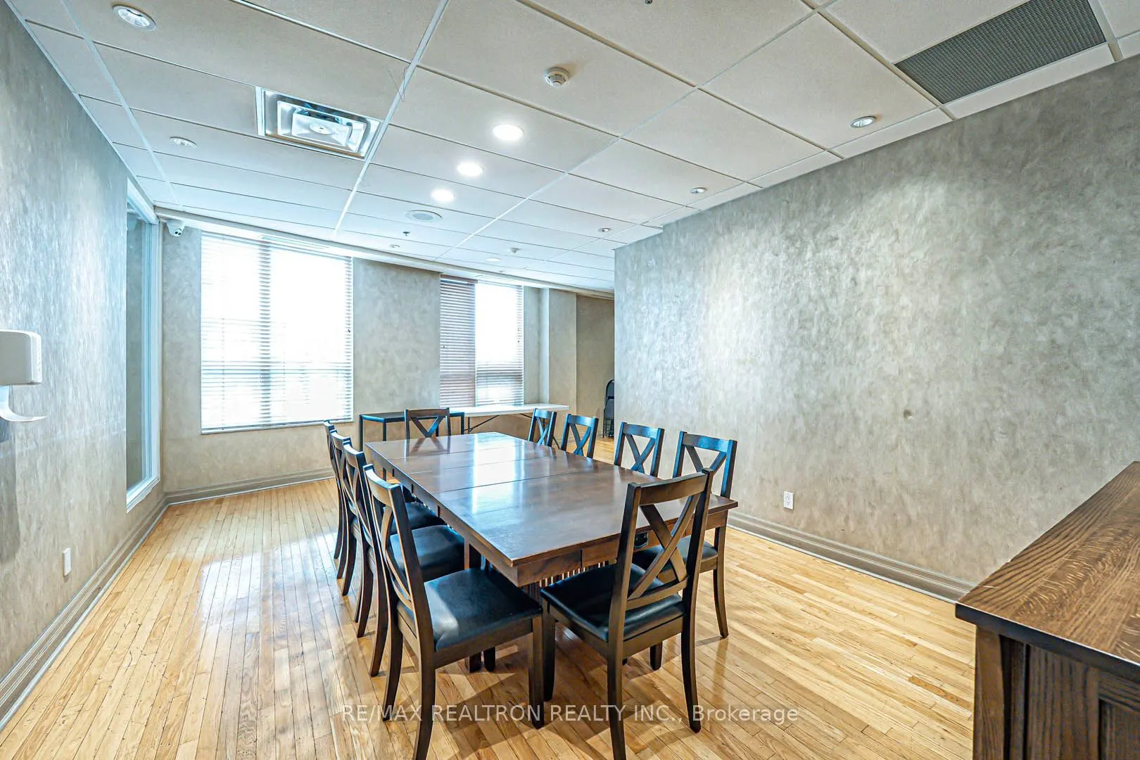 60 Byng Avenue, #811